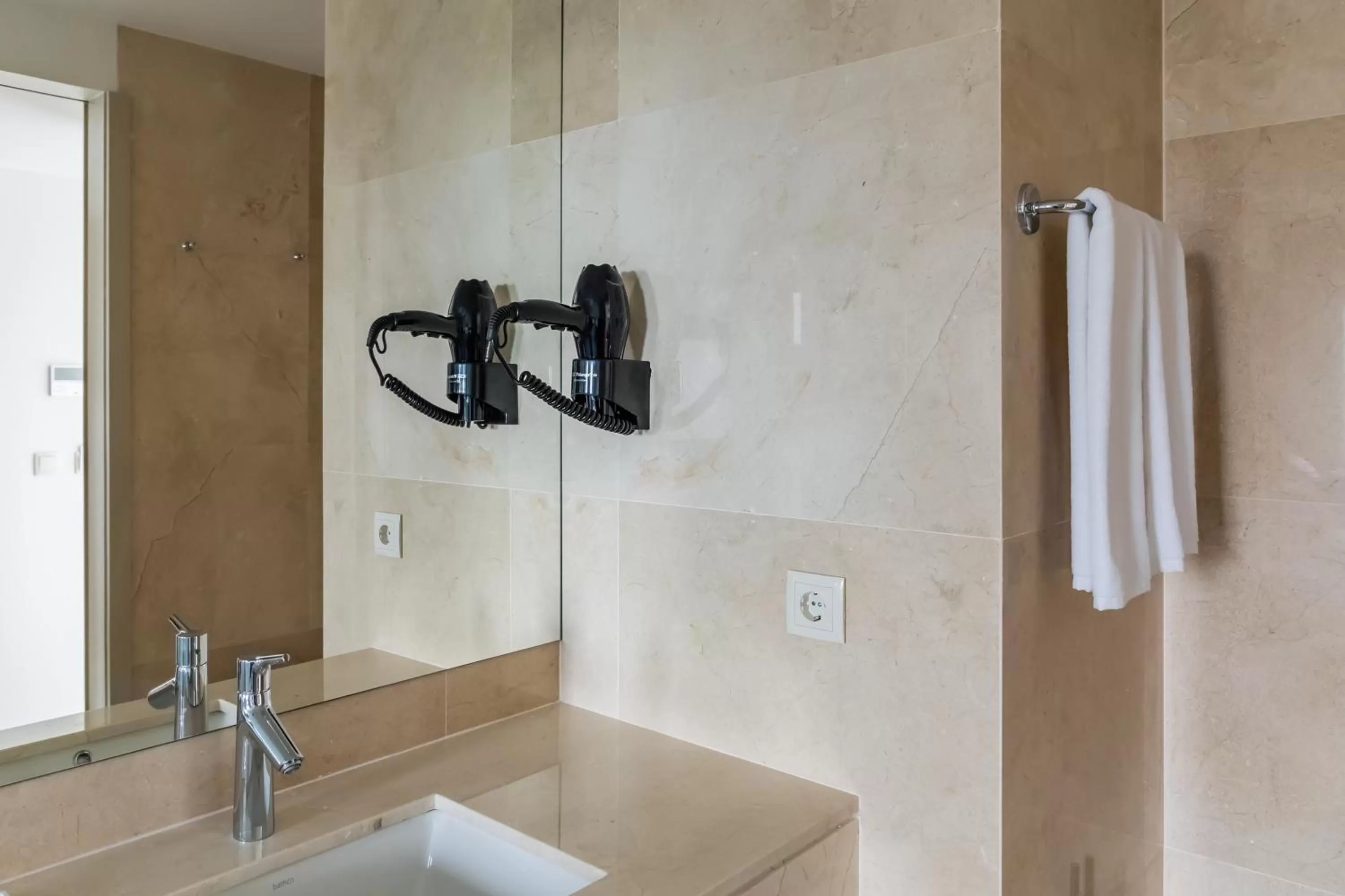 Shower in Oporto Airport & Business Hotel