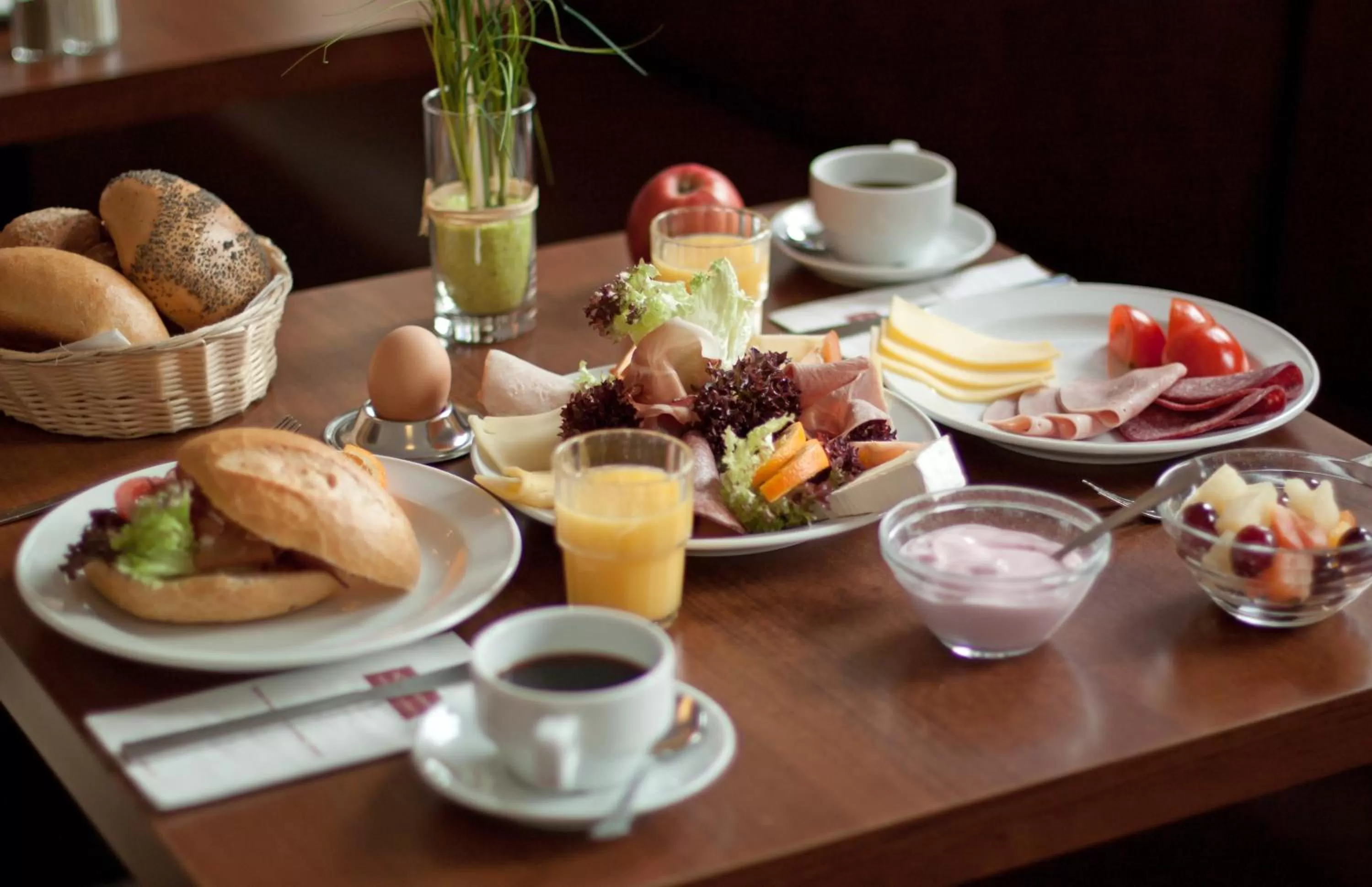 Restaurant/places to eat in Hotel Boulevard