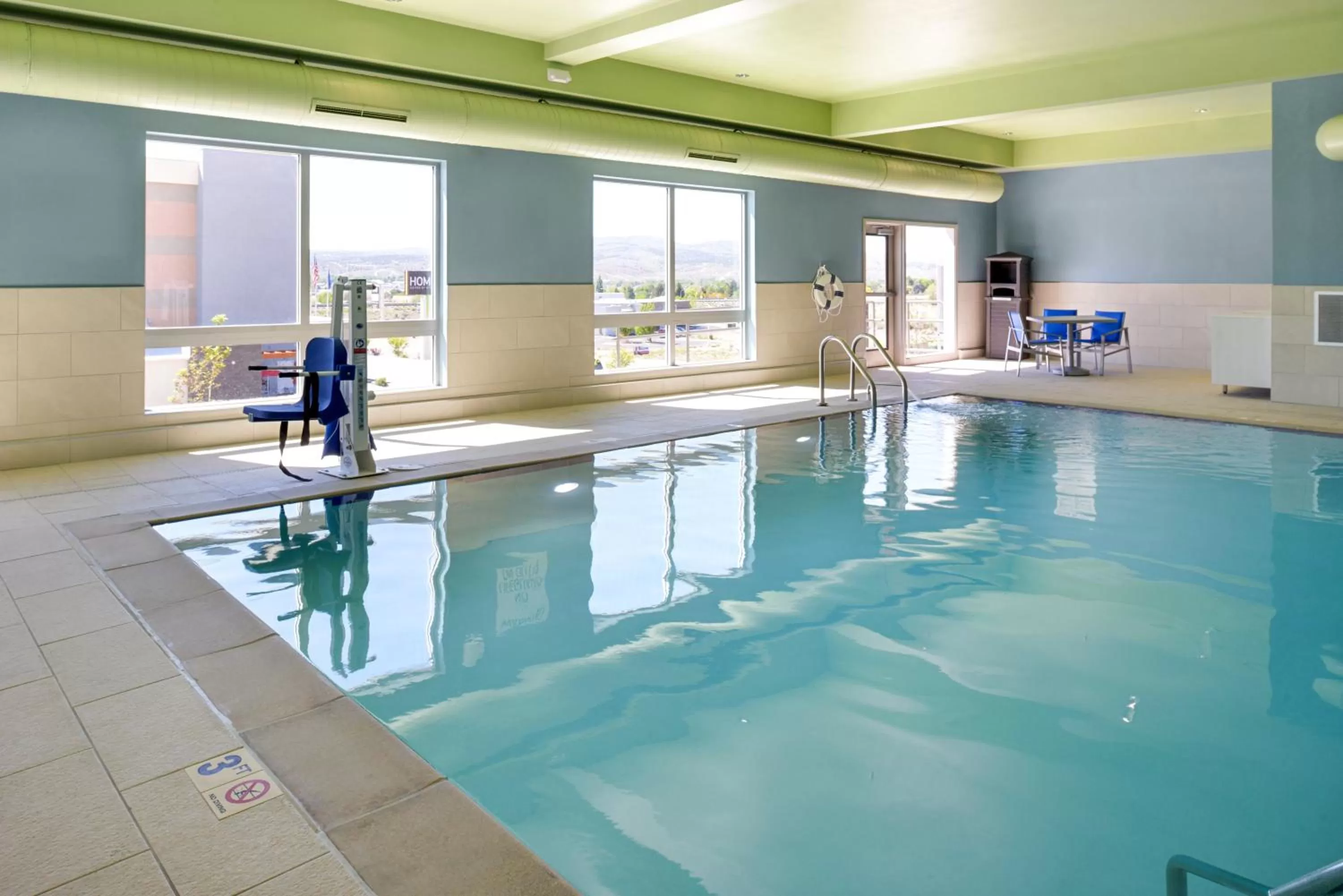Swimming pool in Holiday Inn Express & Suites - Elko by IHG