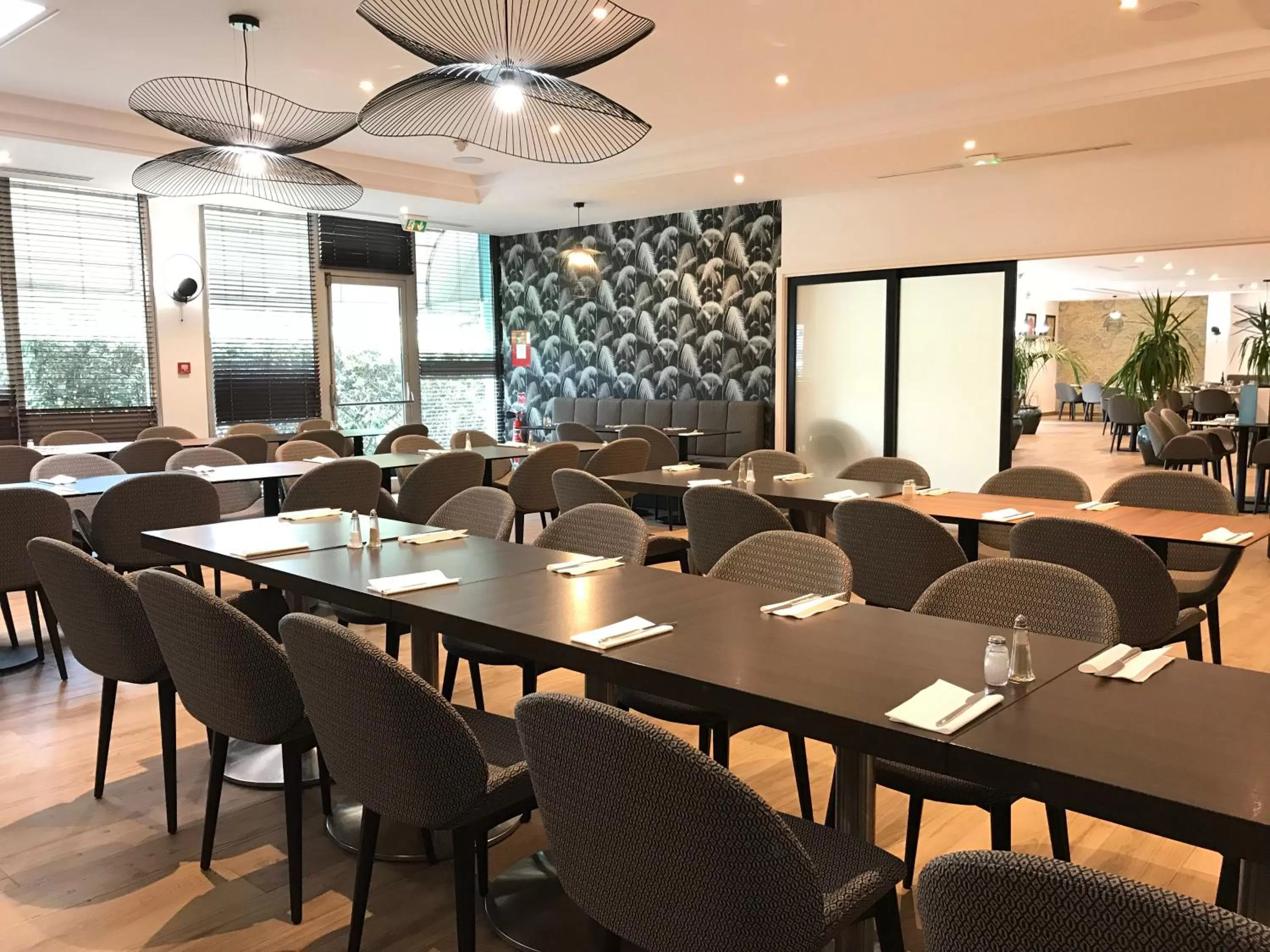 Restaurant/places to eat in Hotel Inn Paris CDG Airport