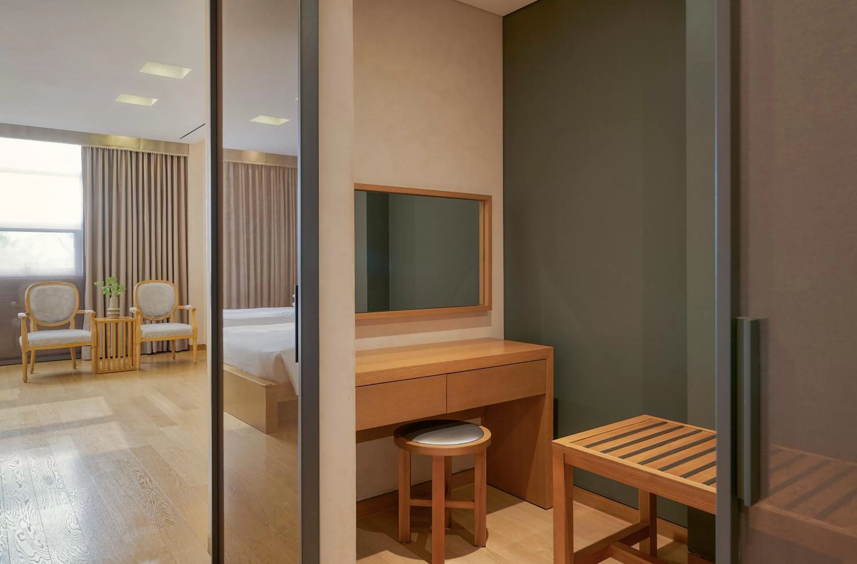 Photo of the whole room in Mayfield Hotel Seoul