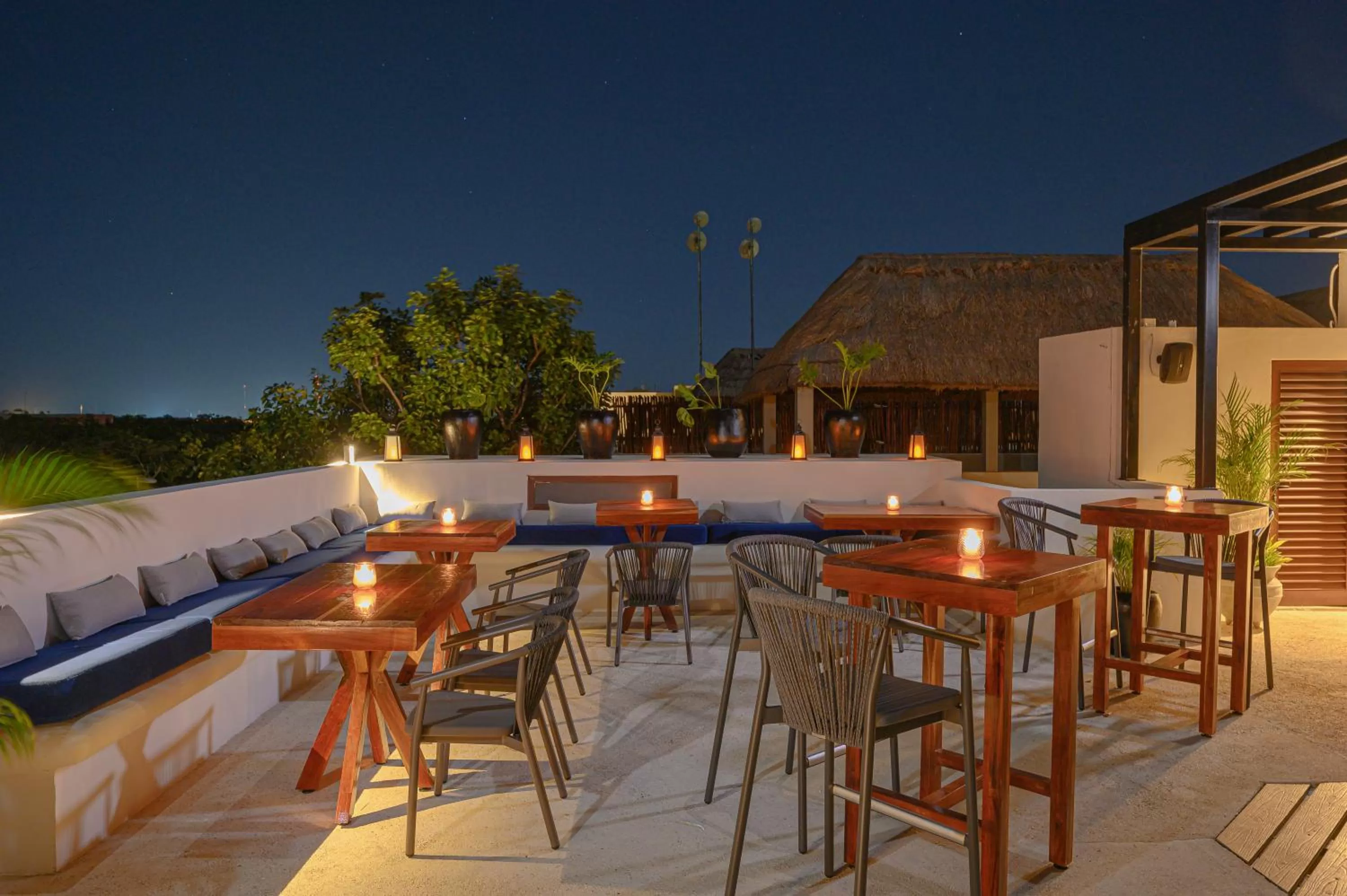 Restaurant/places to eat, Swimming Pool in KASA Hotel Kuyen - Adults Only