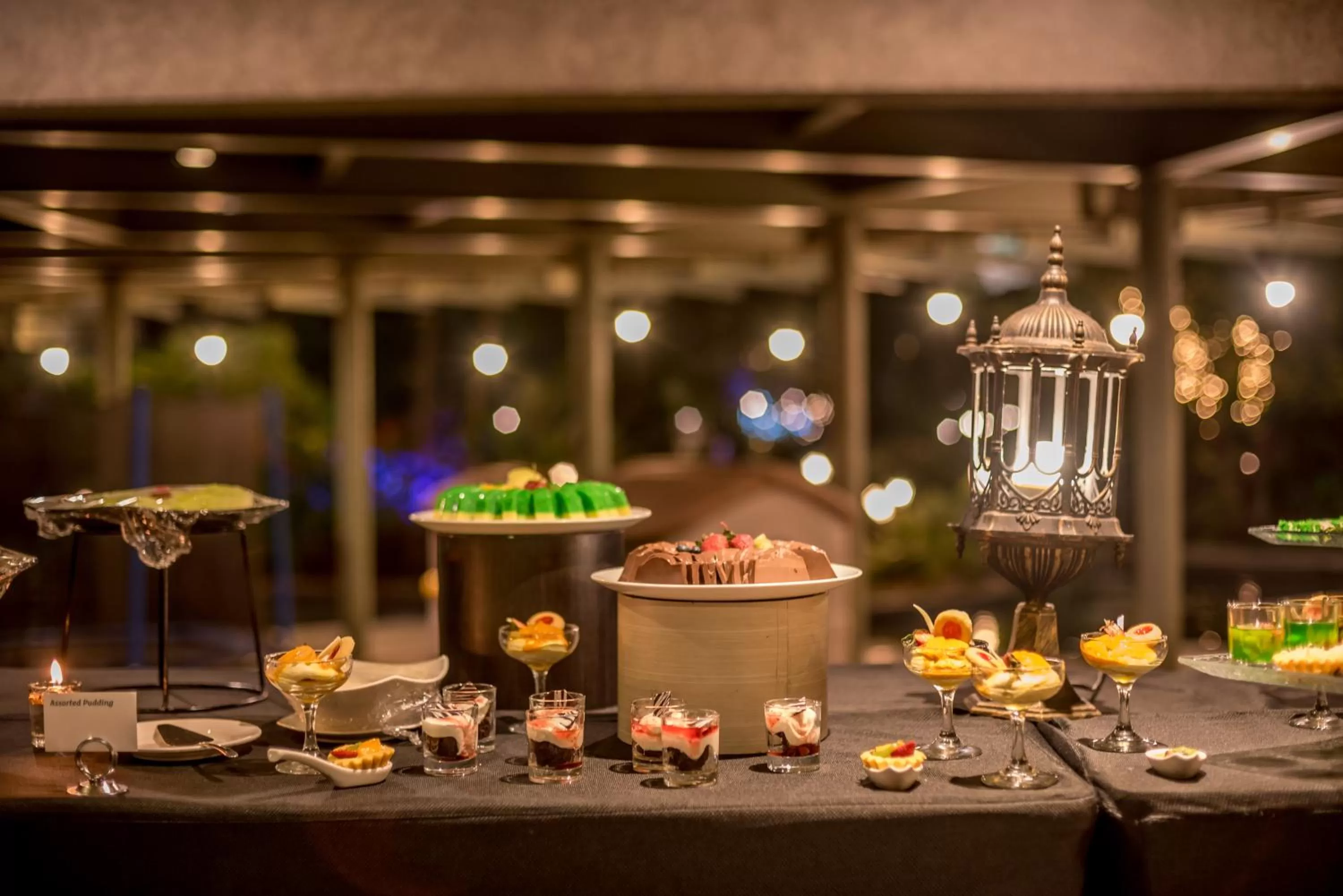 Restaurant/places to eat in Holiday Inn Cikarang Jababeka by IHG