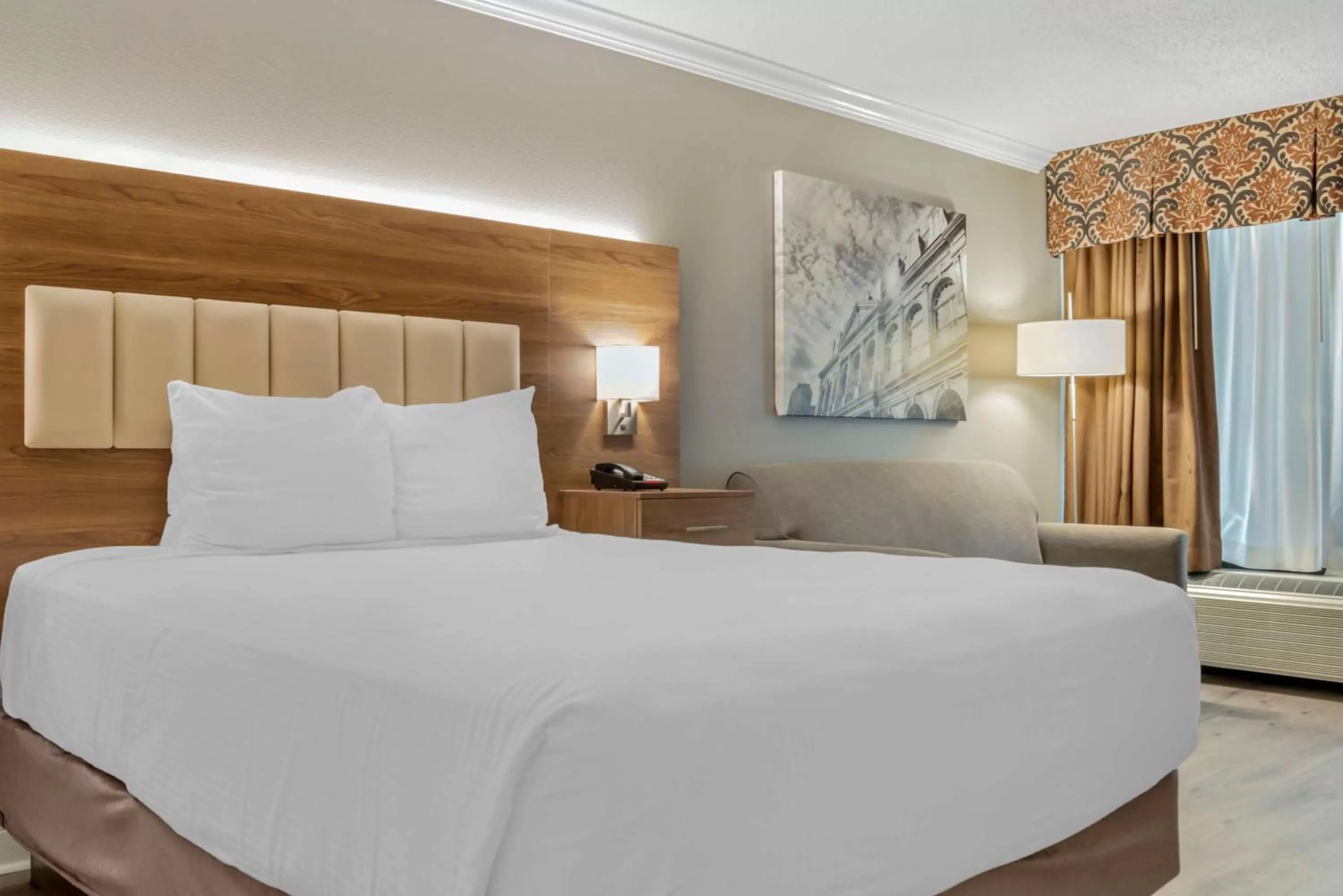 Double Room - Mobility Accessible Bathtub - Non-Smoking in Best Western Plus Westbank