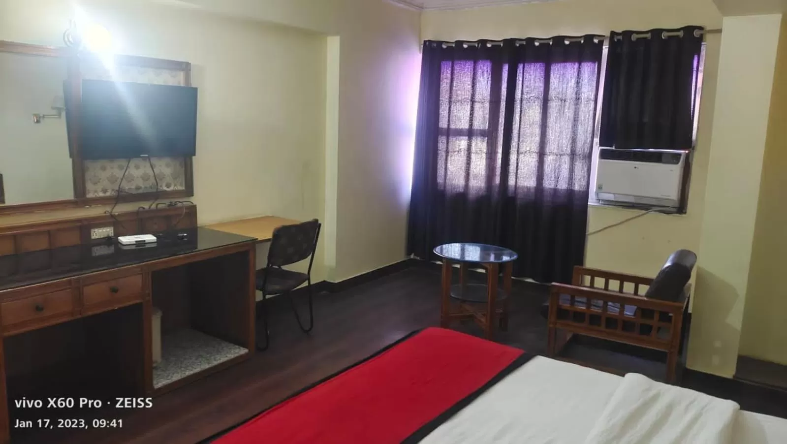 TV and multimedia in Hotel Shiva's Regency