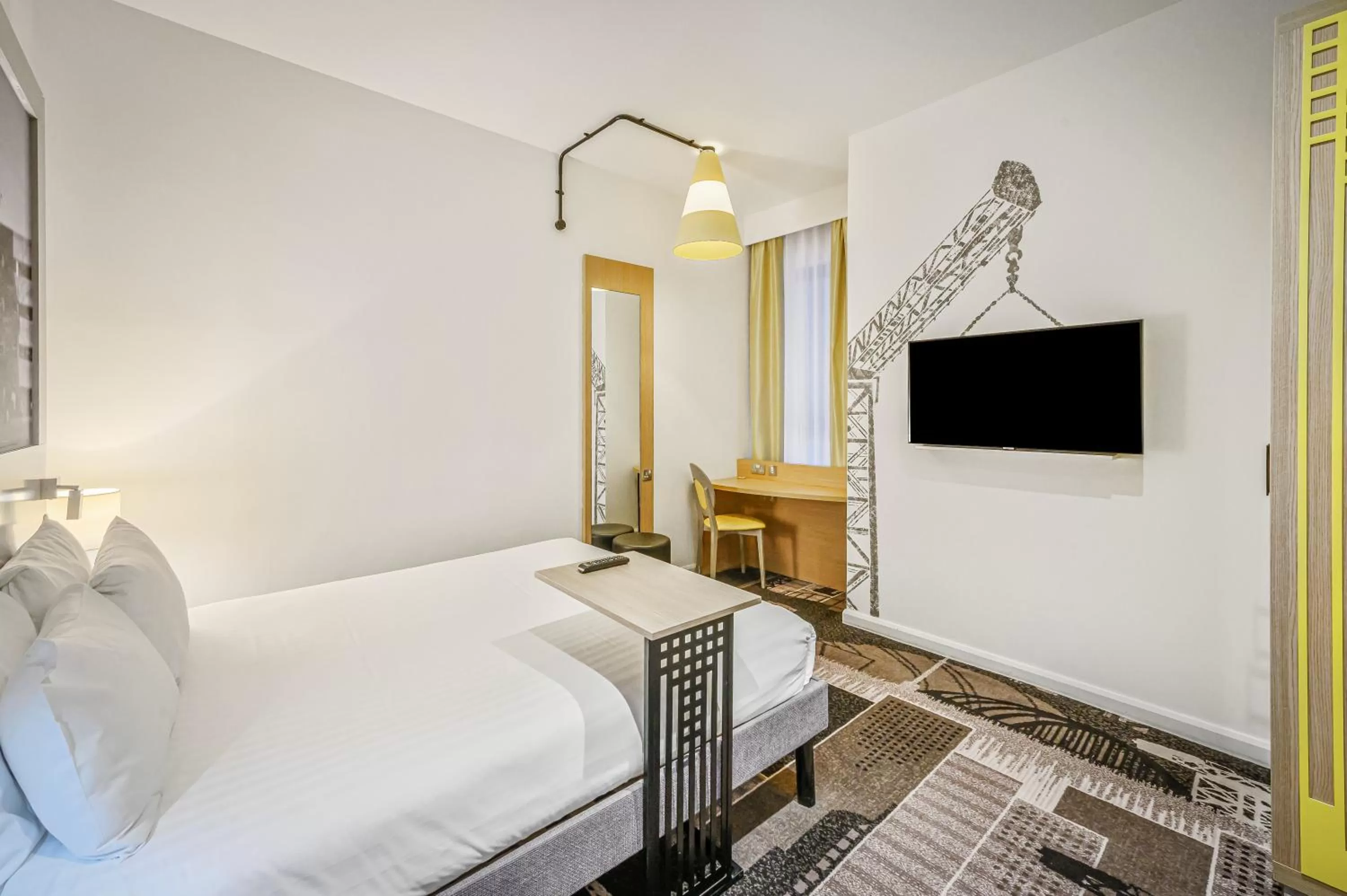 Bedroom, Bed in ibis Styles Glasgow Centre George Square