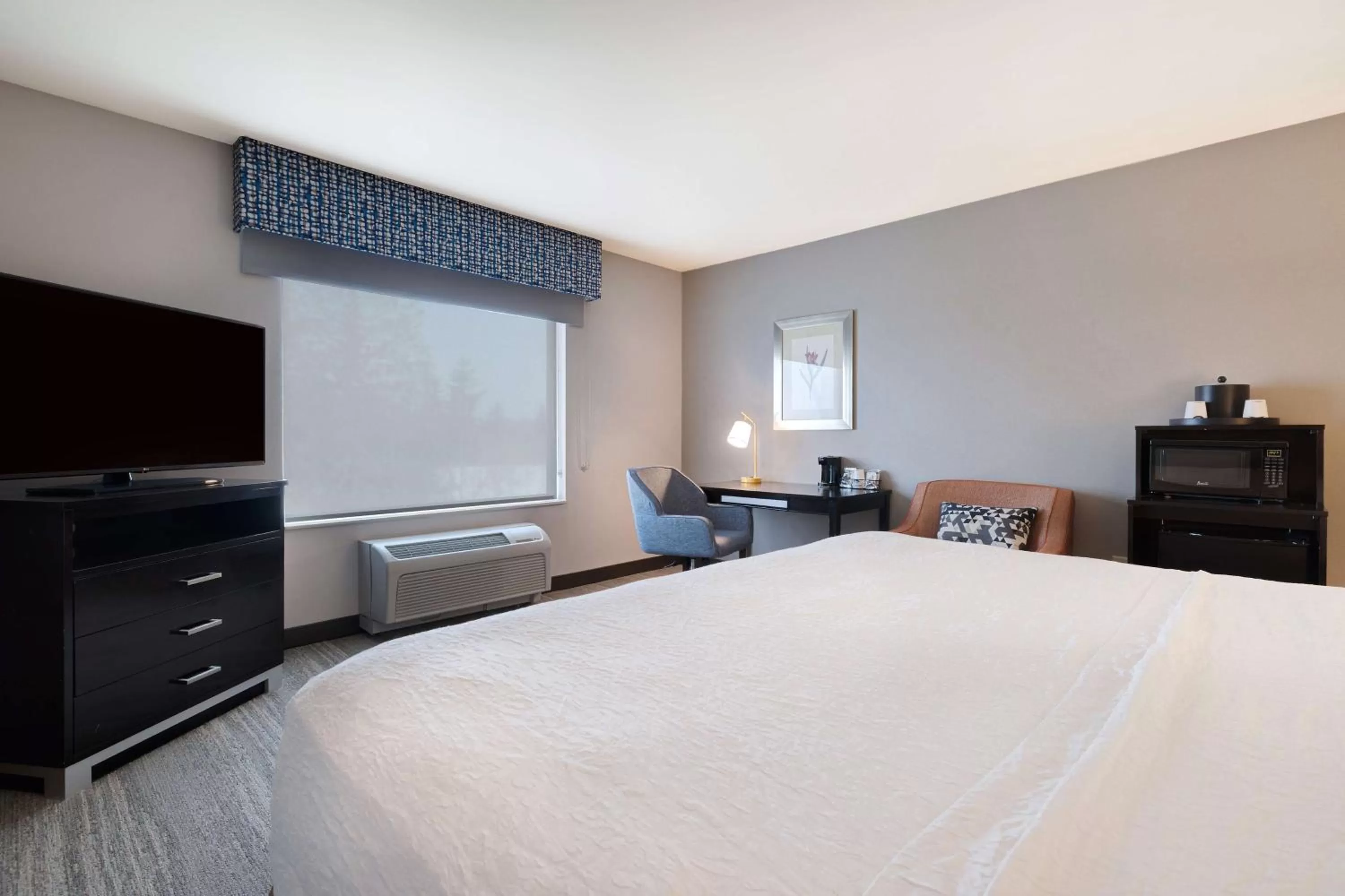 Bedroom, Bed in Hampton Inn & Suites Seattle/Federal Way