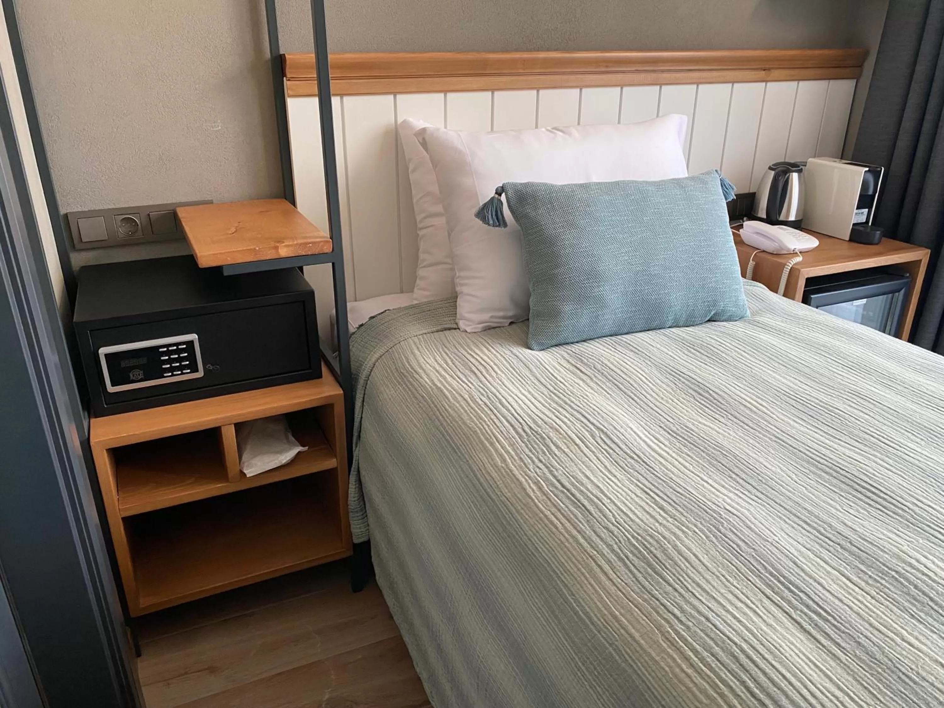 Bed in Istanbul Old City Colorful Houses Balat PETRION Hotel