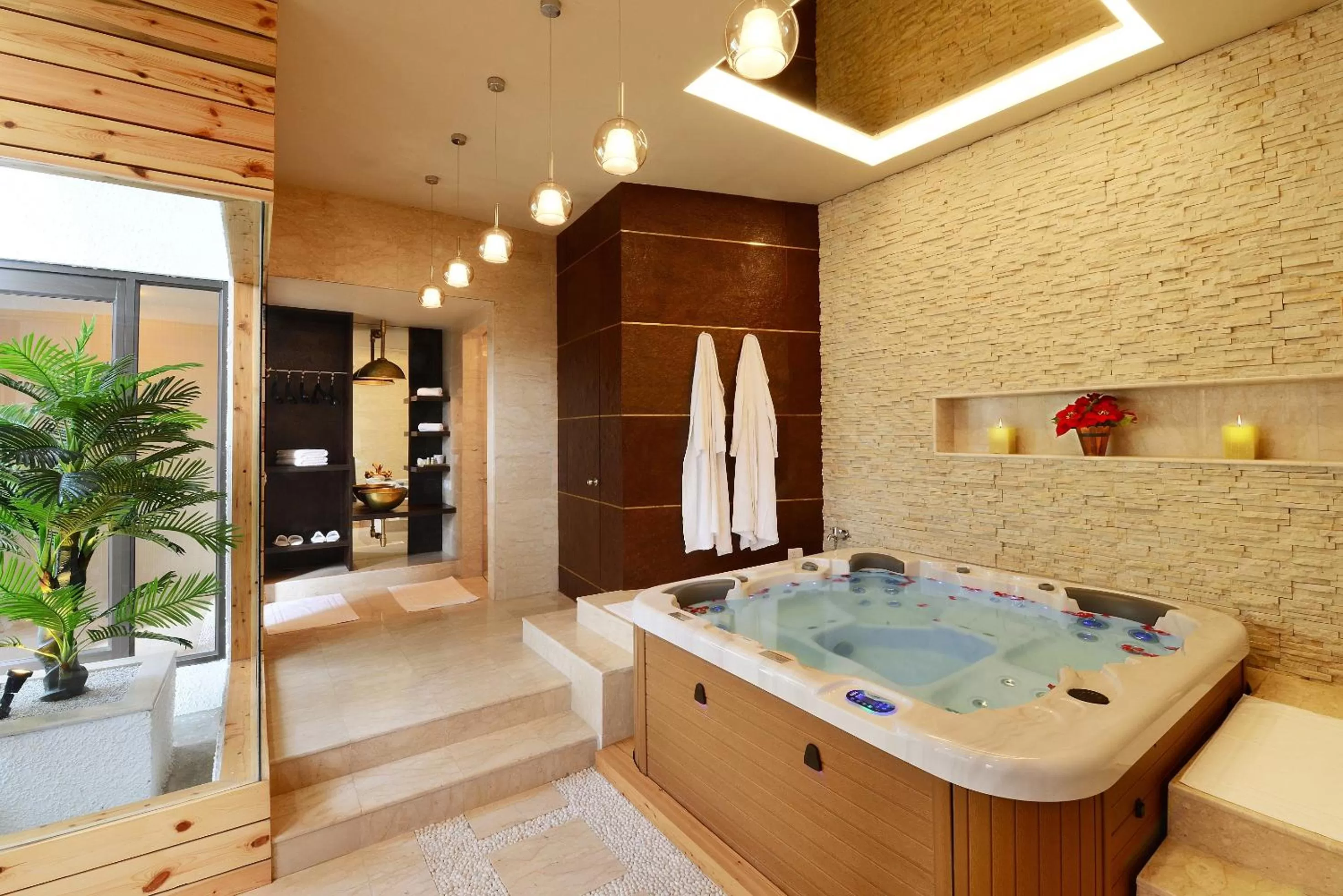 Hot Tub in Honeymoon Inn Shimla