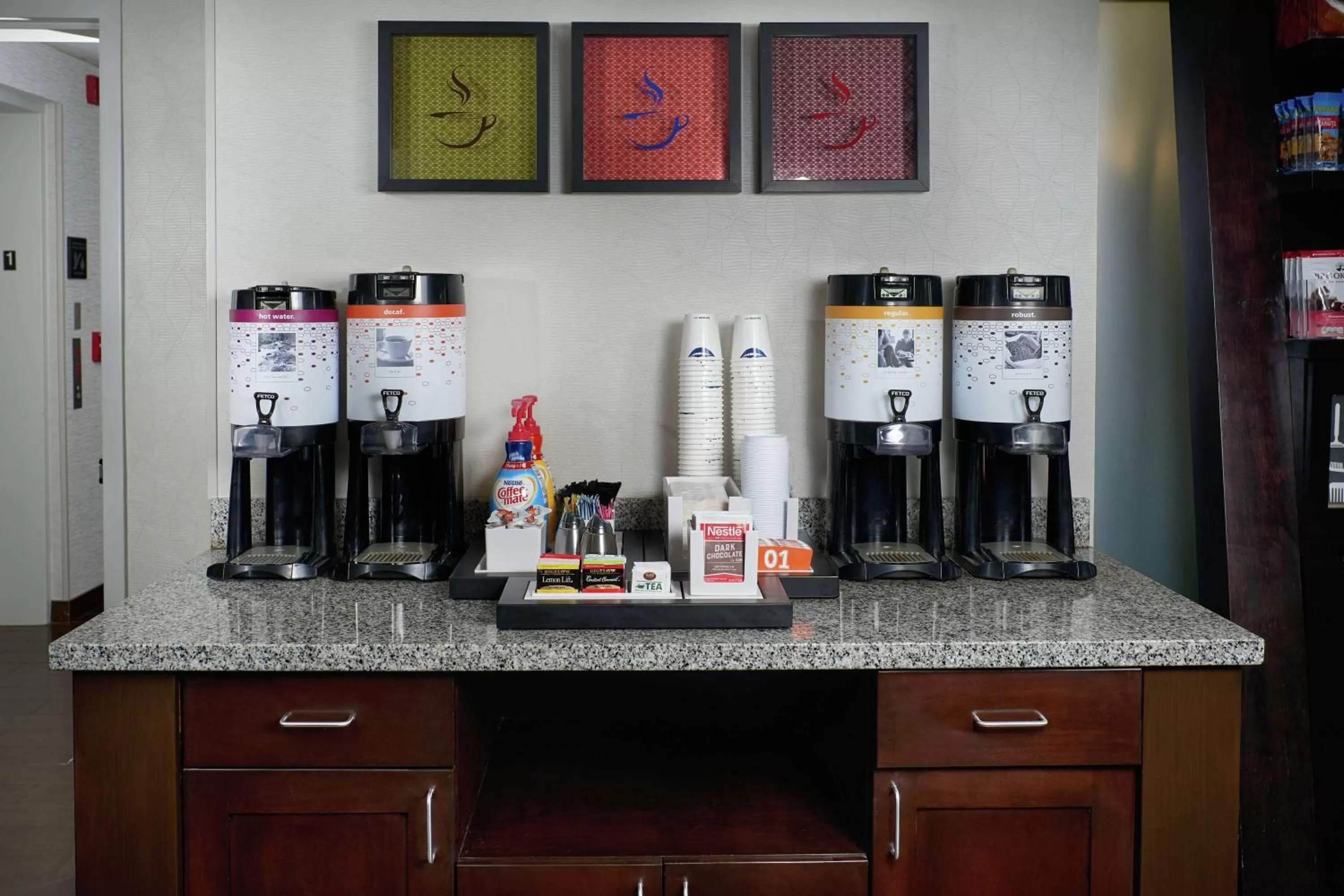 Dining area in Hampton Inn Juno Beach