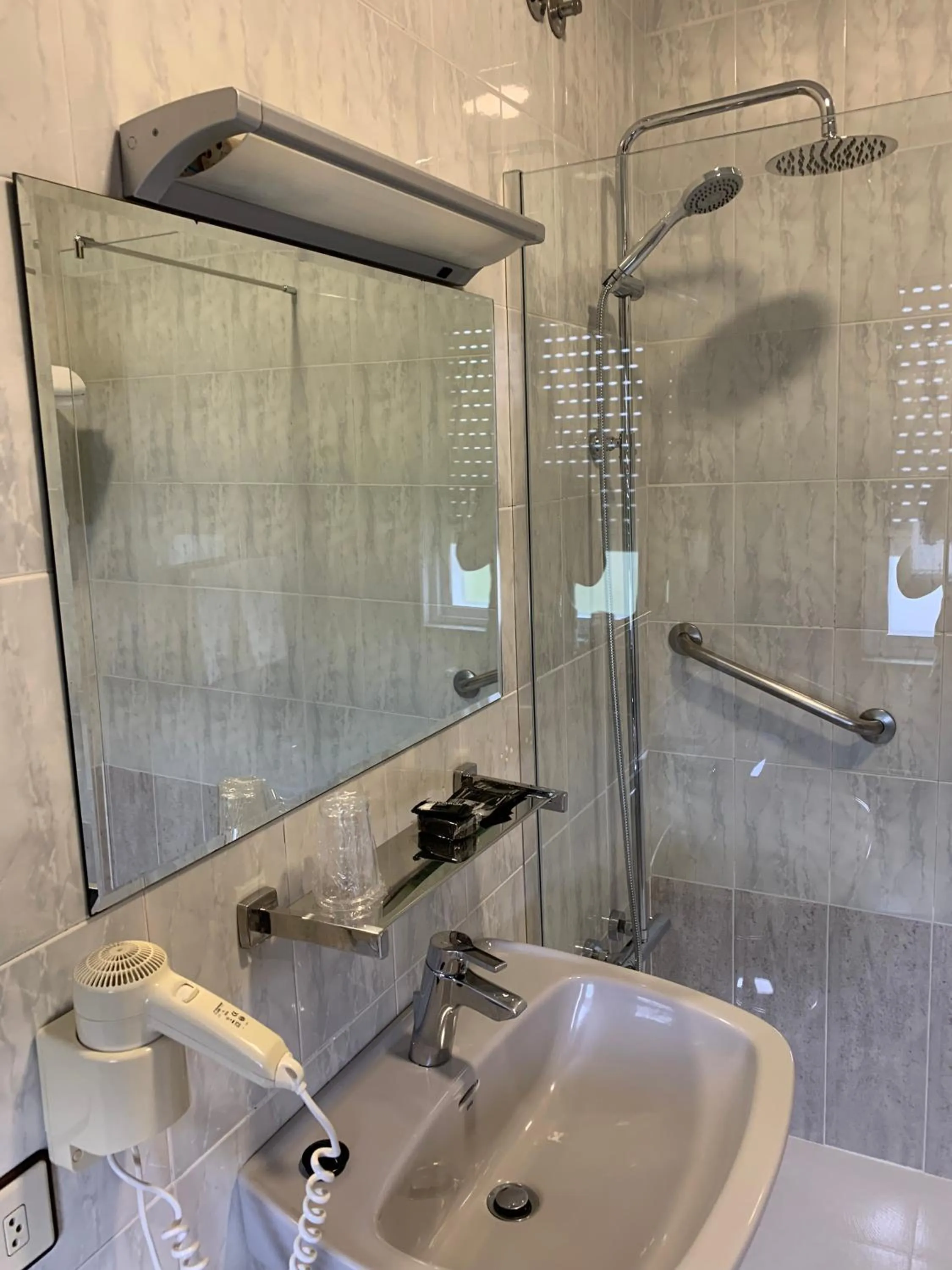 Bathroom in Hotel Los Olmos