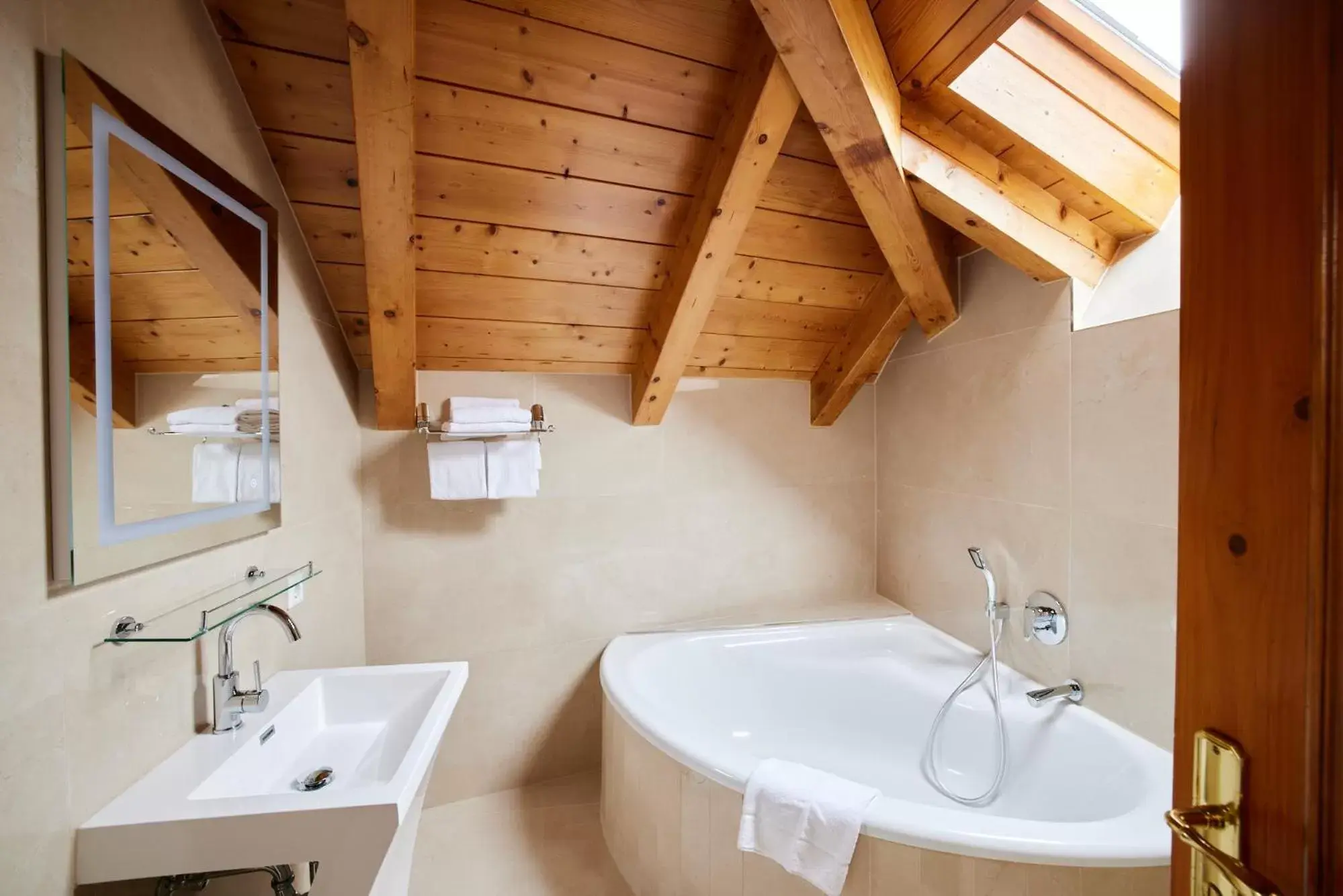 Deluxe Double Room with Balcony in Atlas Posthotel Deluxe Double Room with Balcony in Atlas Posthotel