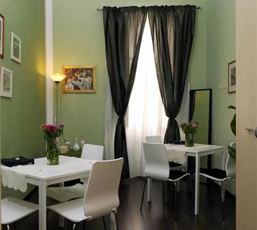 Restaurant/places to eat in B&B Alexander