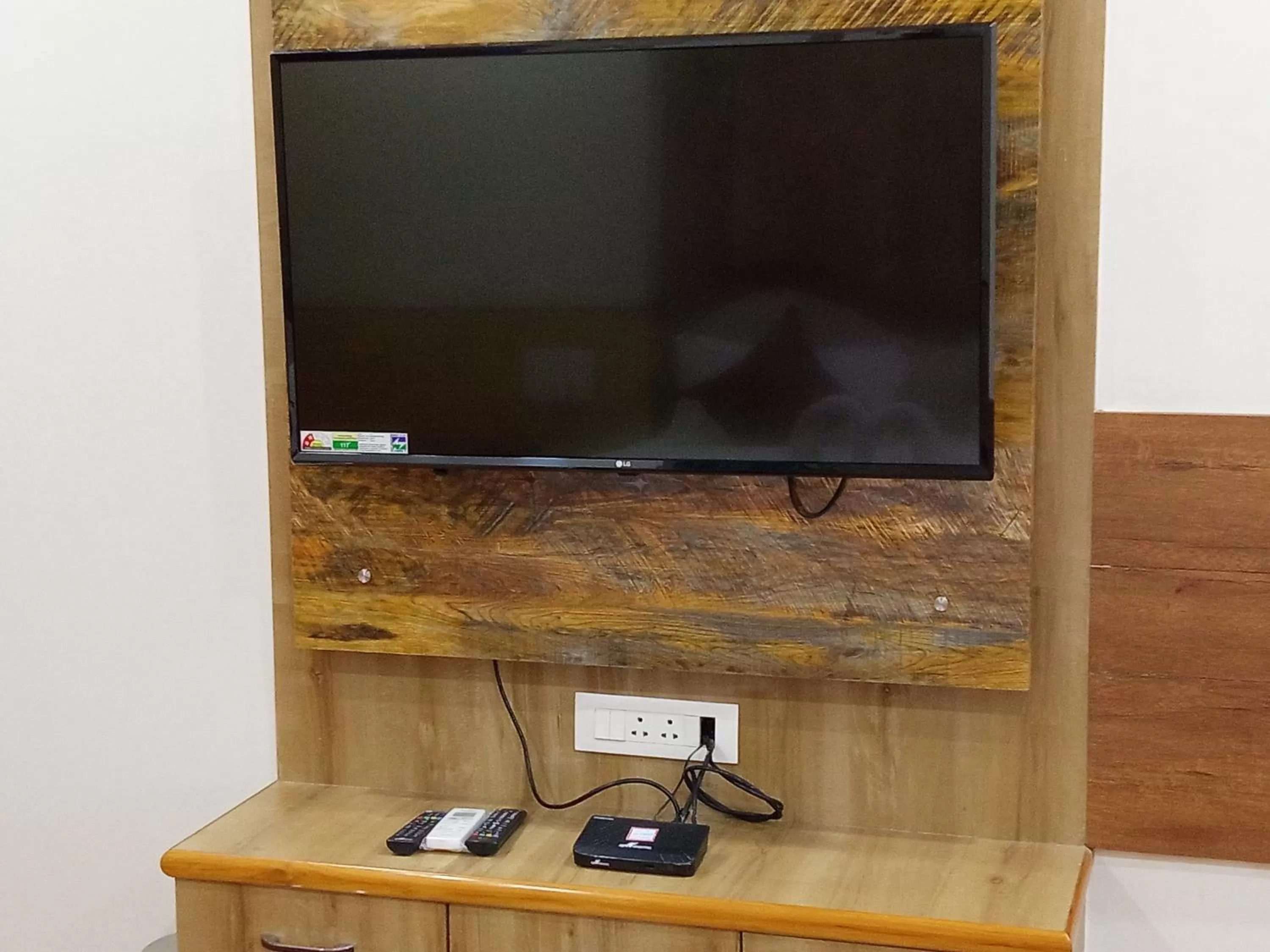 TV and multimedia in Hotel Blooming Soul