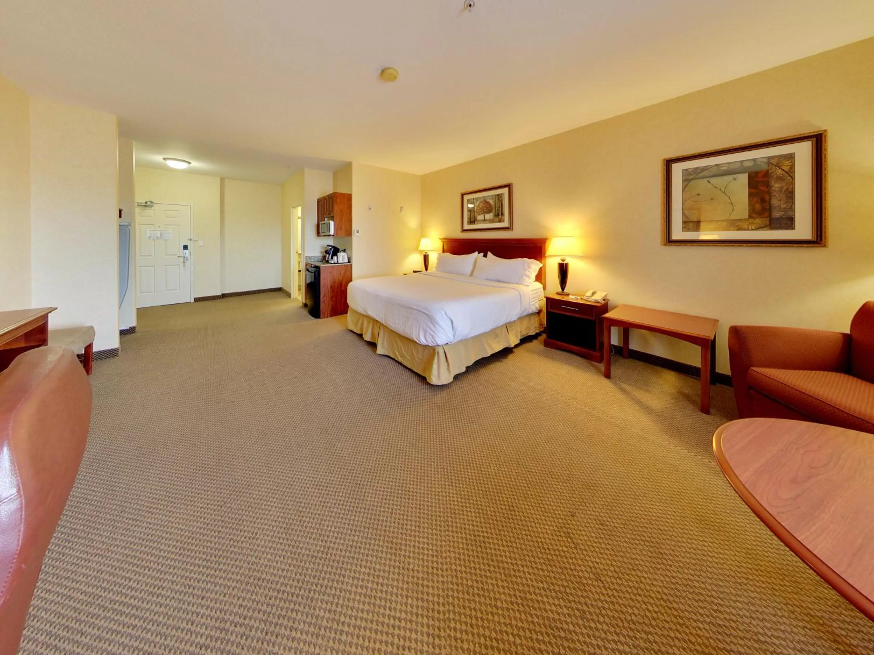 Photo of the whole room, Bed in Holiday Inn Express Hotel & Suites - Edmonton International Airport by IHG