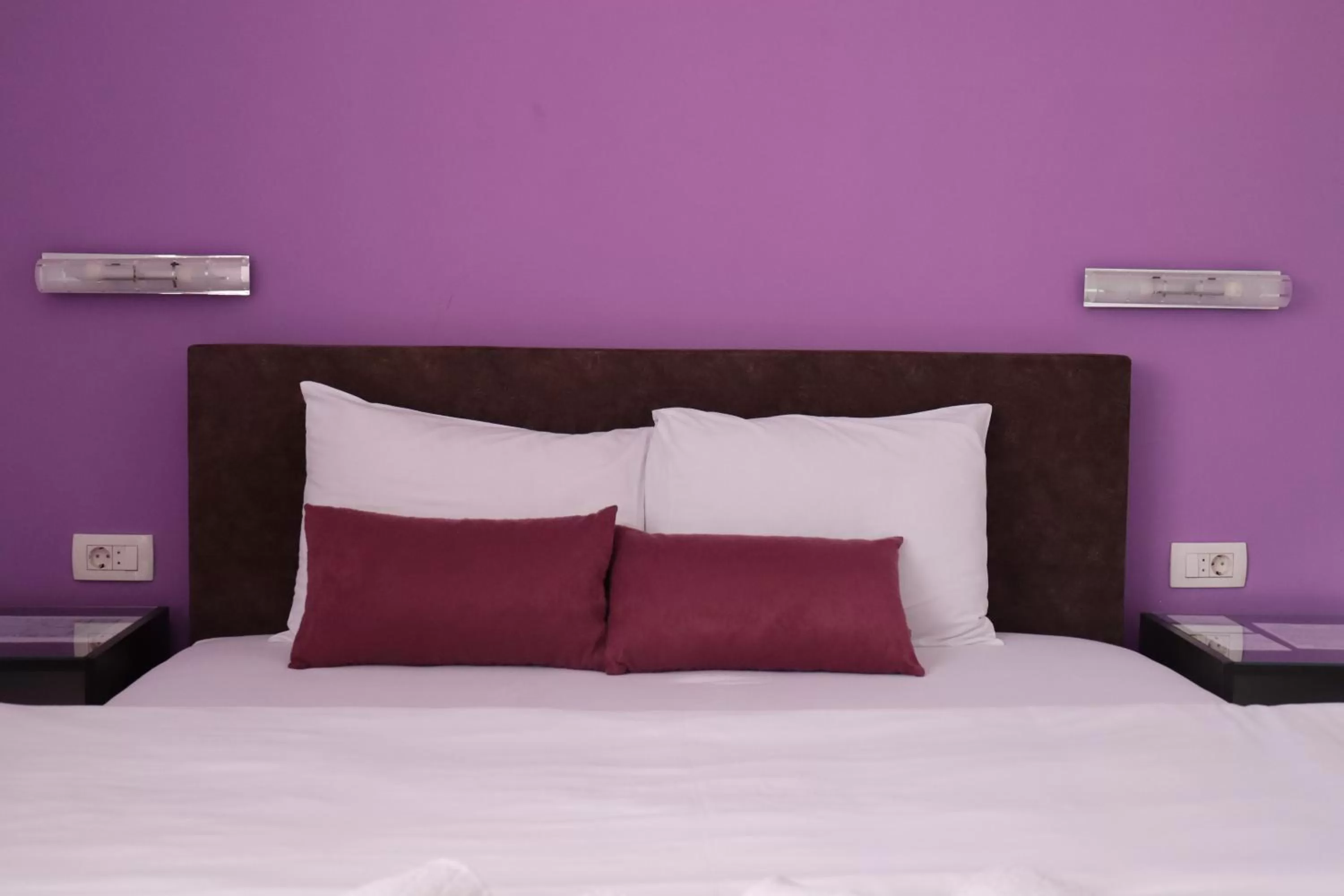 Bed in Restoran & Motel Manjež