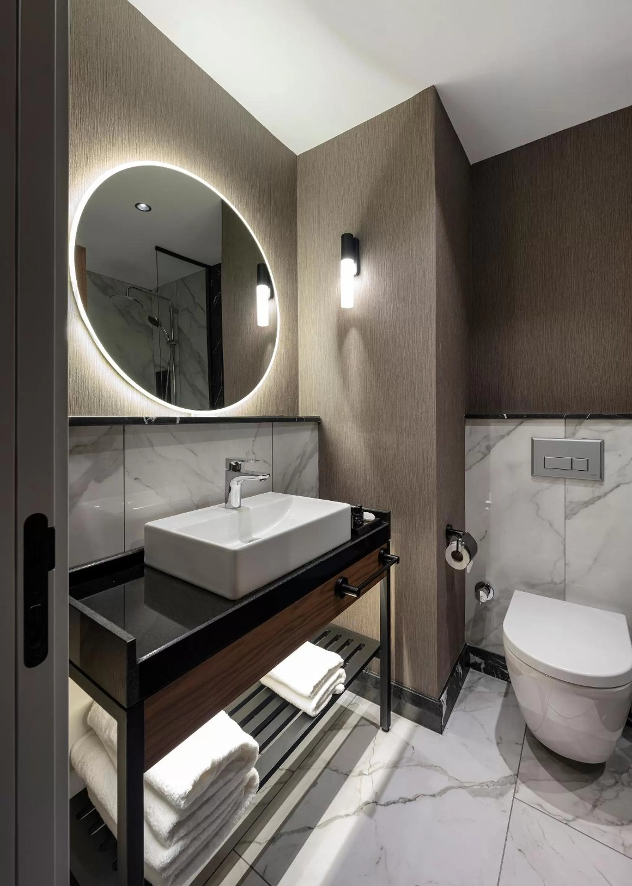 Shower in Livro Hotel