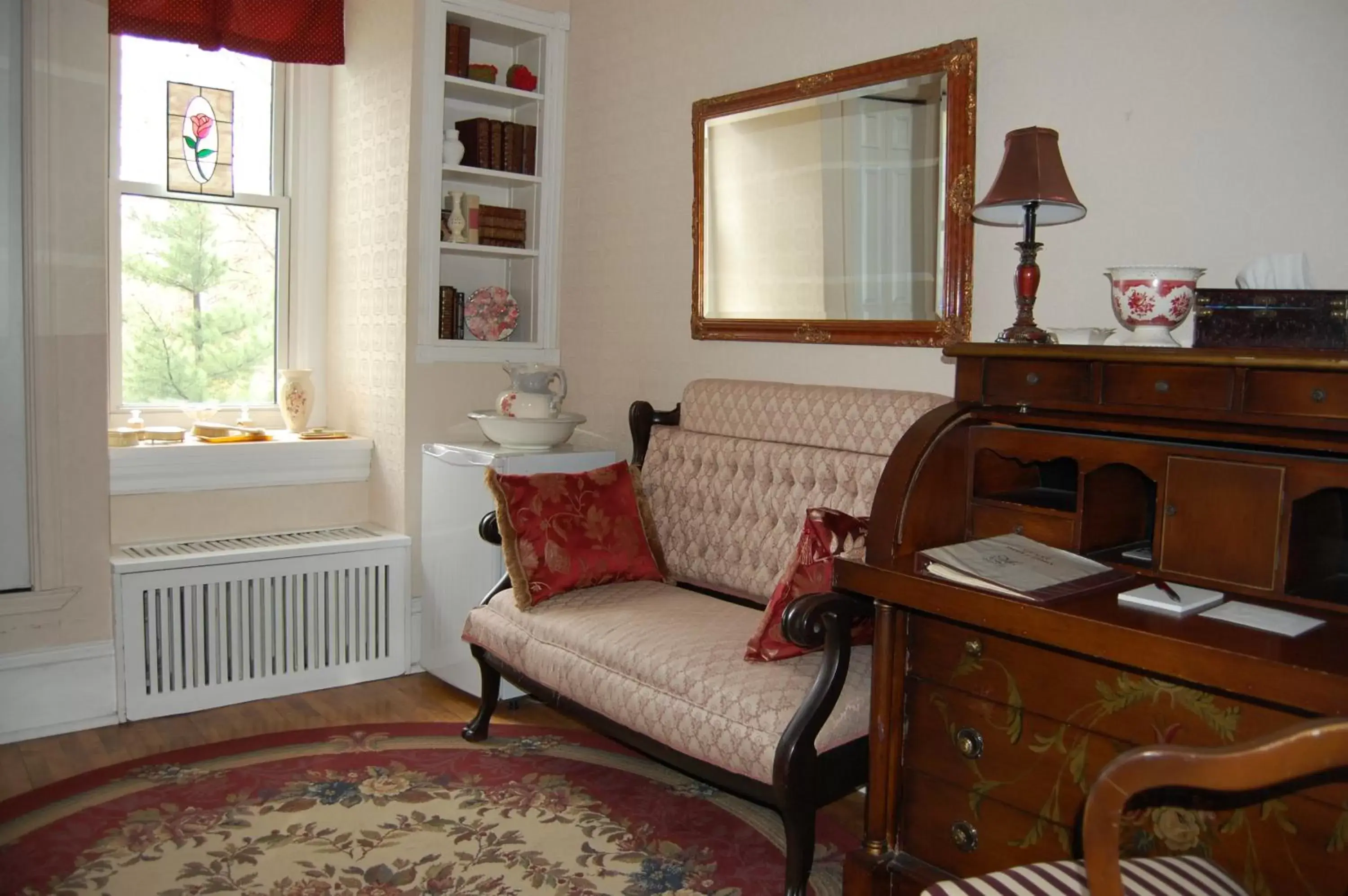 Deluxe King Room 20 The Victorian Suite in McGee's Inn Deluxe King Room 20 The Victorian Suite in McGee's Inn