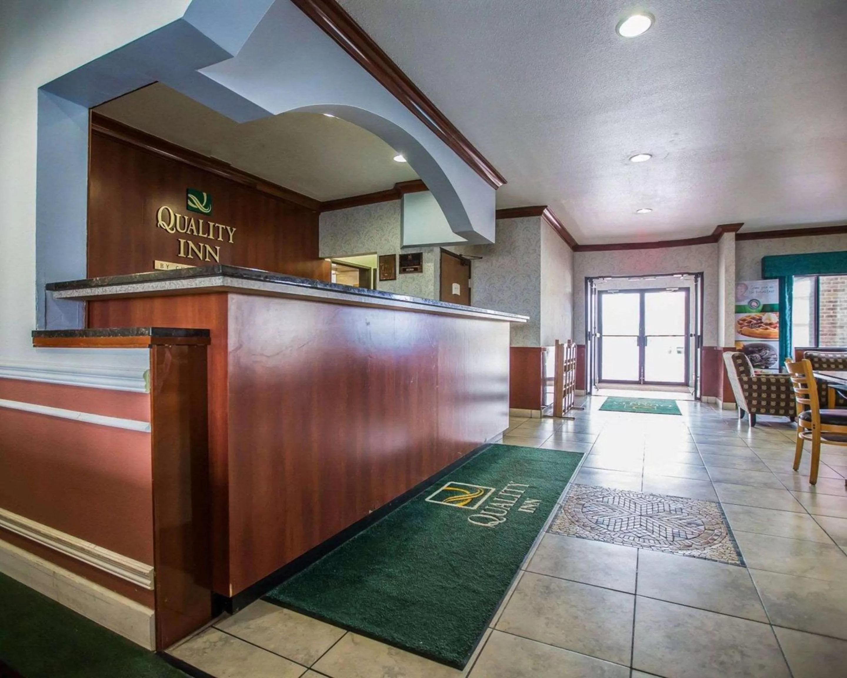 Lobby or reception in Quality Inn Peru near Starved Rock State Park