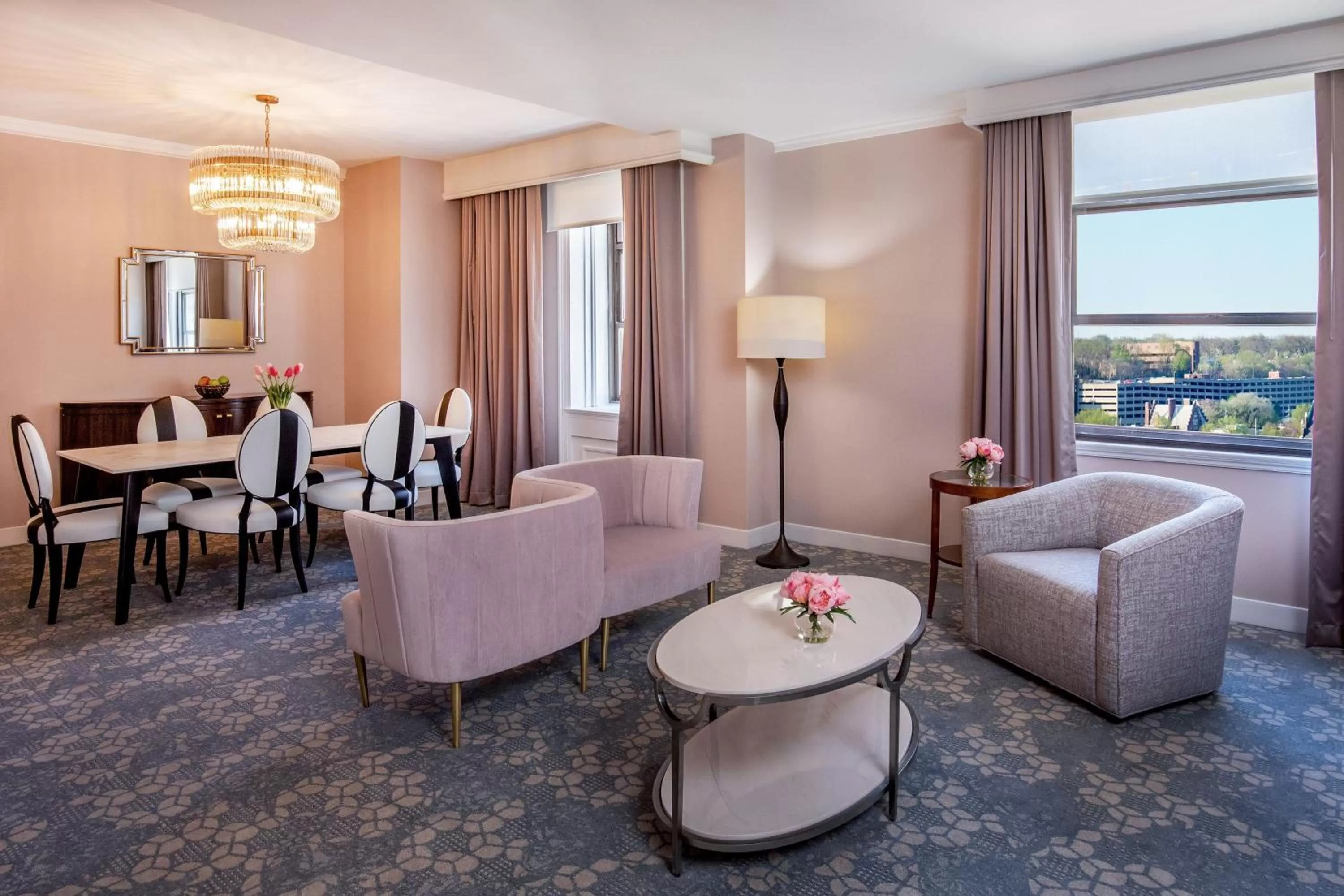 Living room in Peoria Marriott Pere Marquette