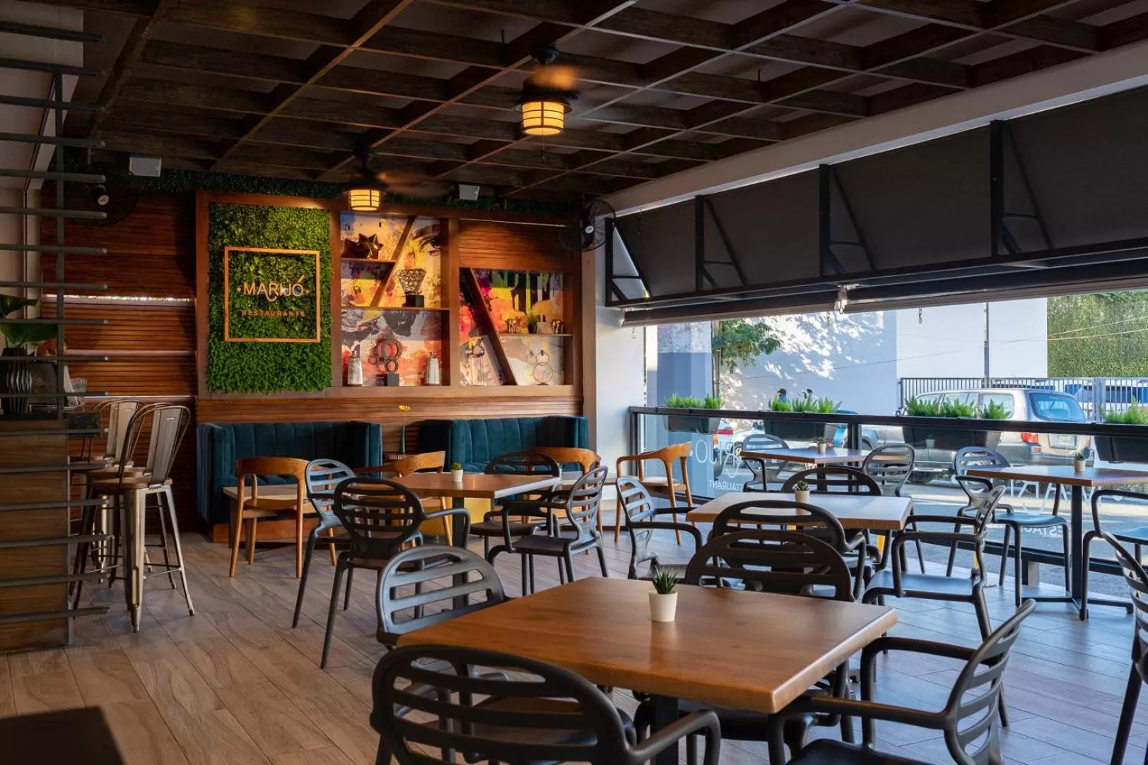 Restaurant/places to eat in Hotel Aladino