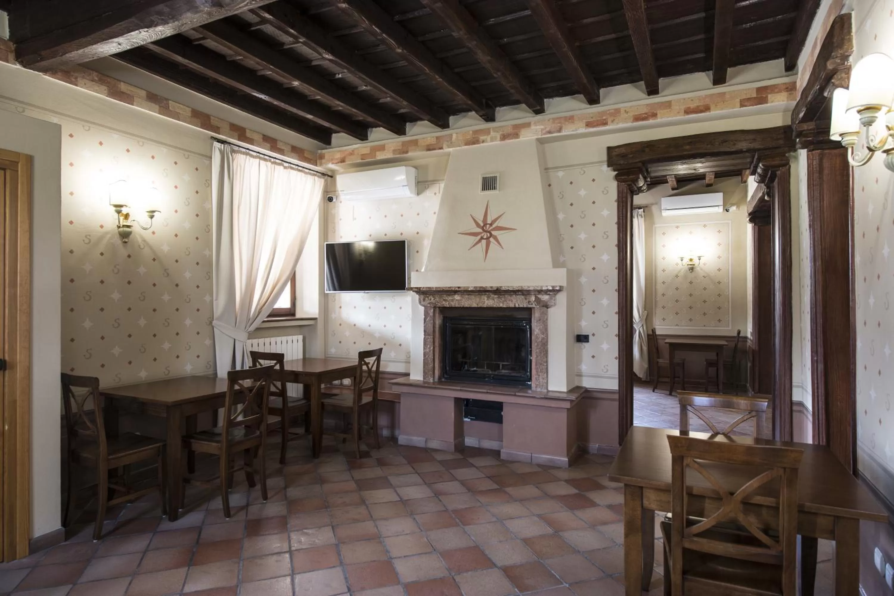 Restaurant/places to eat in Hotel Sesmones