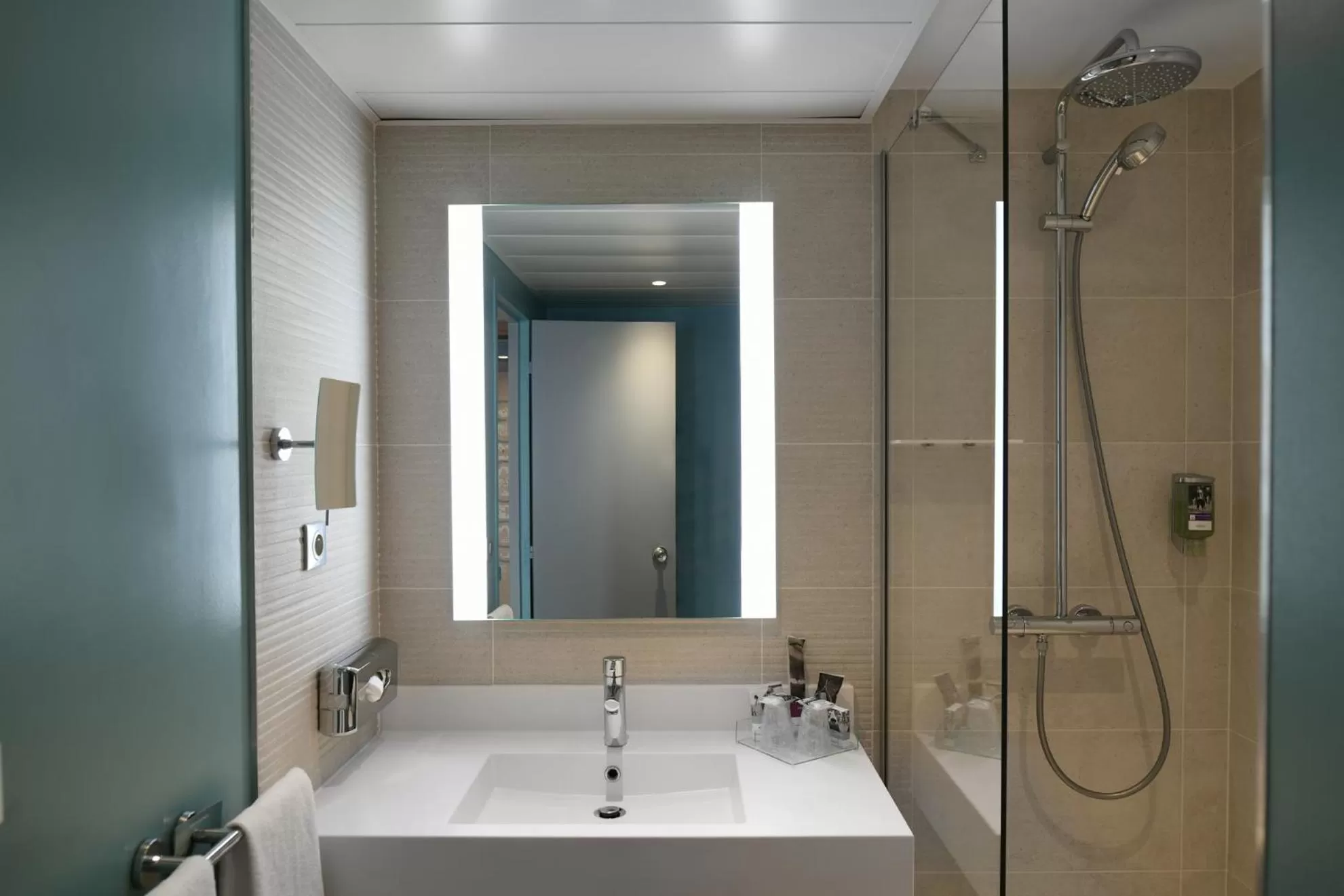 Bathroom in Mercure Annemasse Porte De Genève