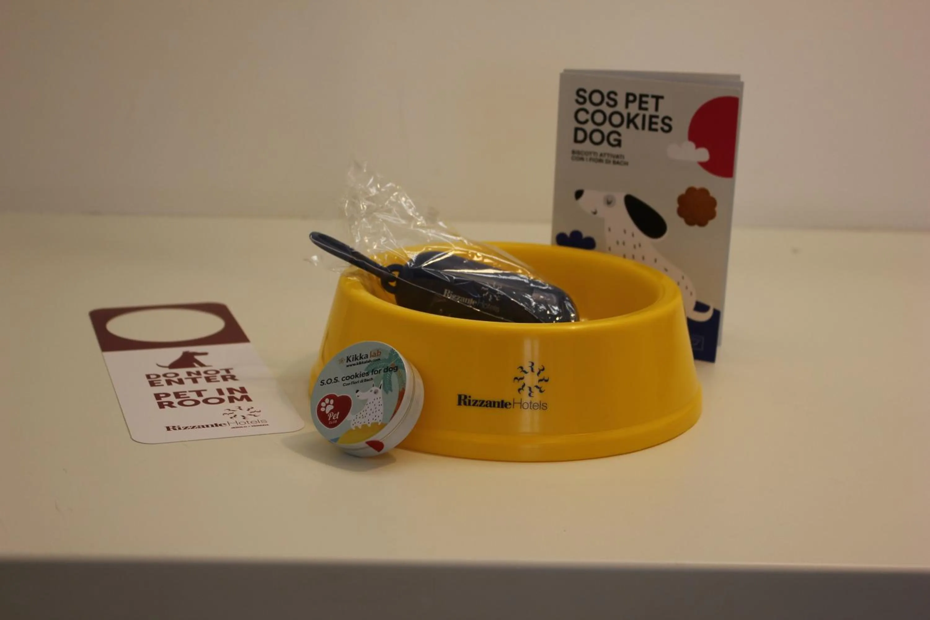 Animals in Hotel Adlon