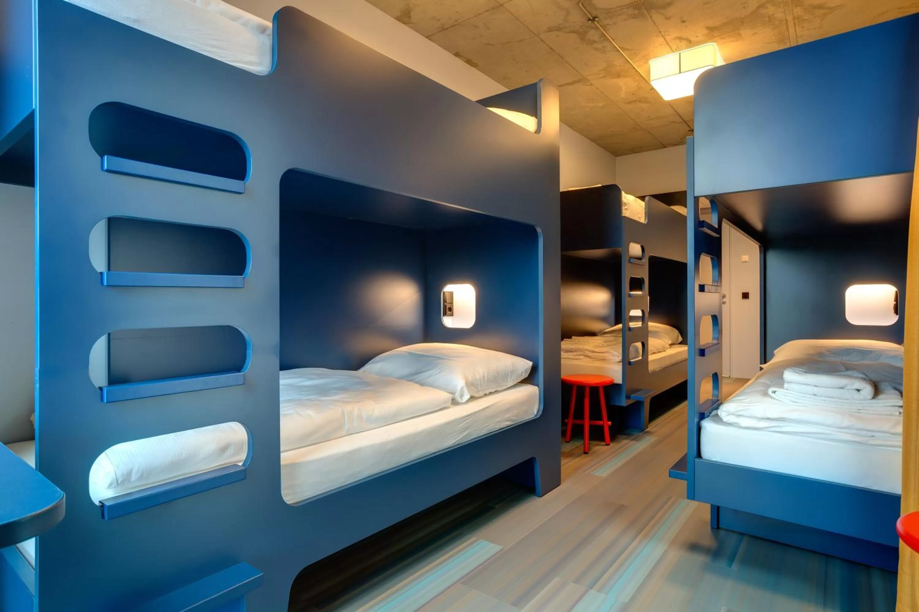 Photo of the whole room, Bed in MEININGER Hotel Berlin East Side Gallery