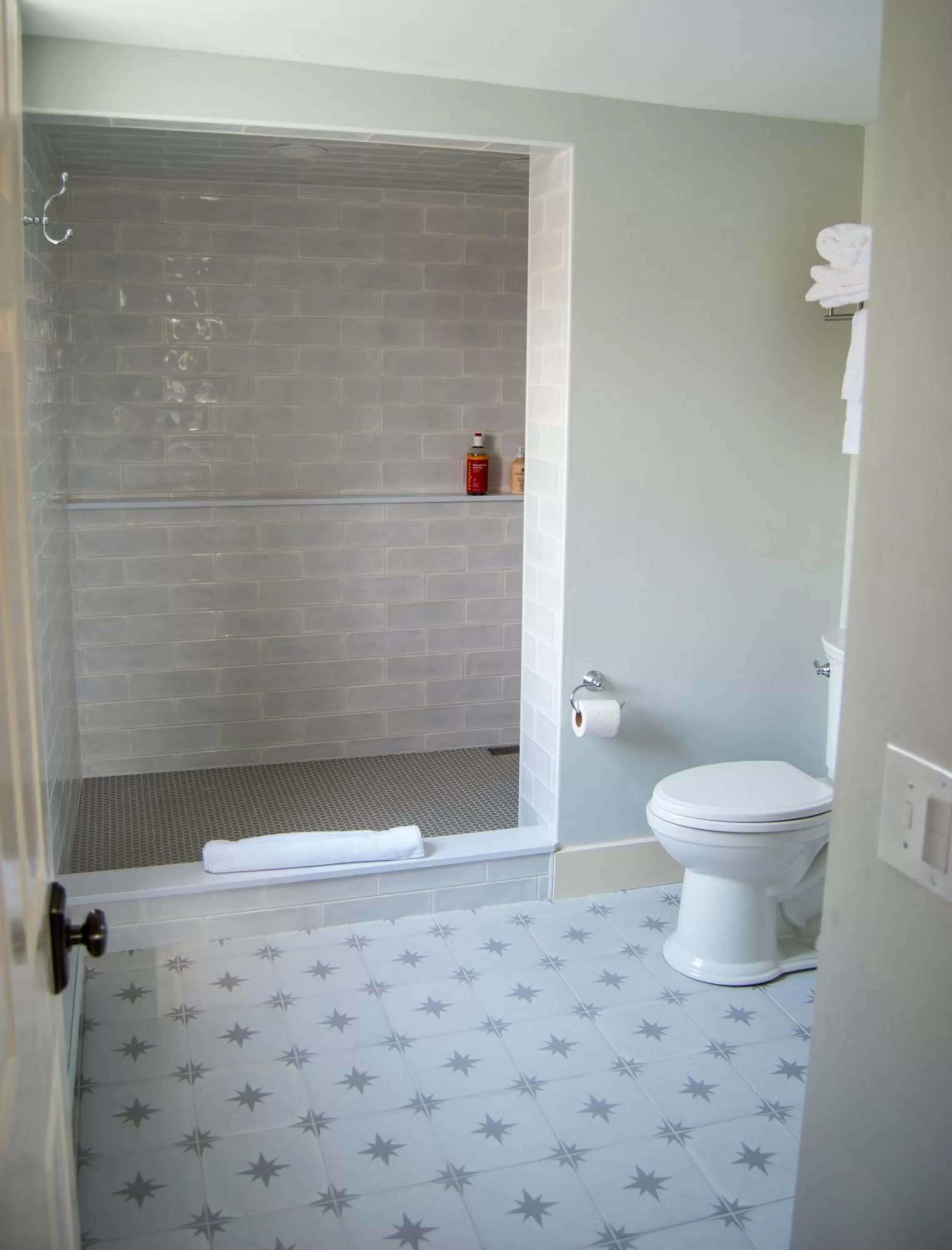 Bathroom in The General Stanton Inn