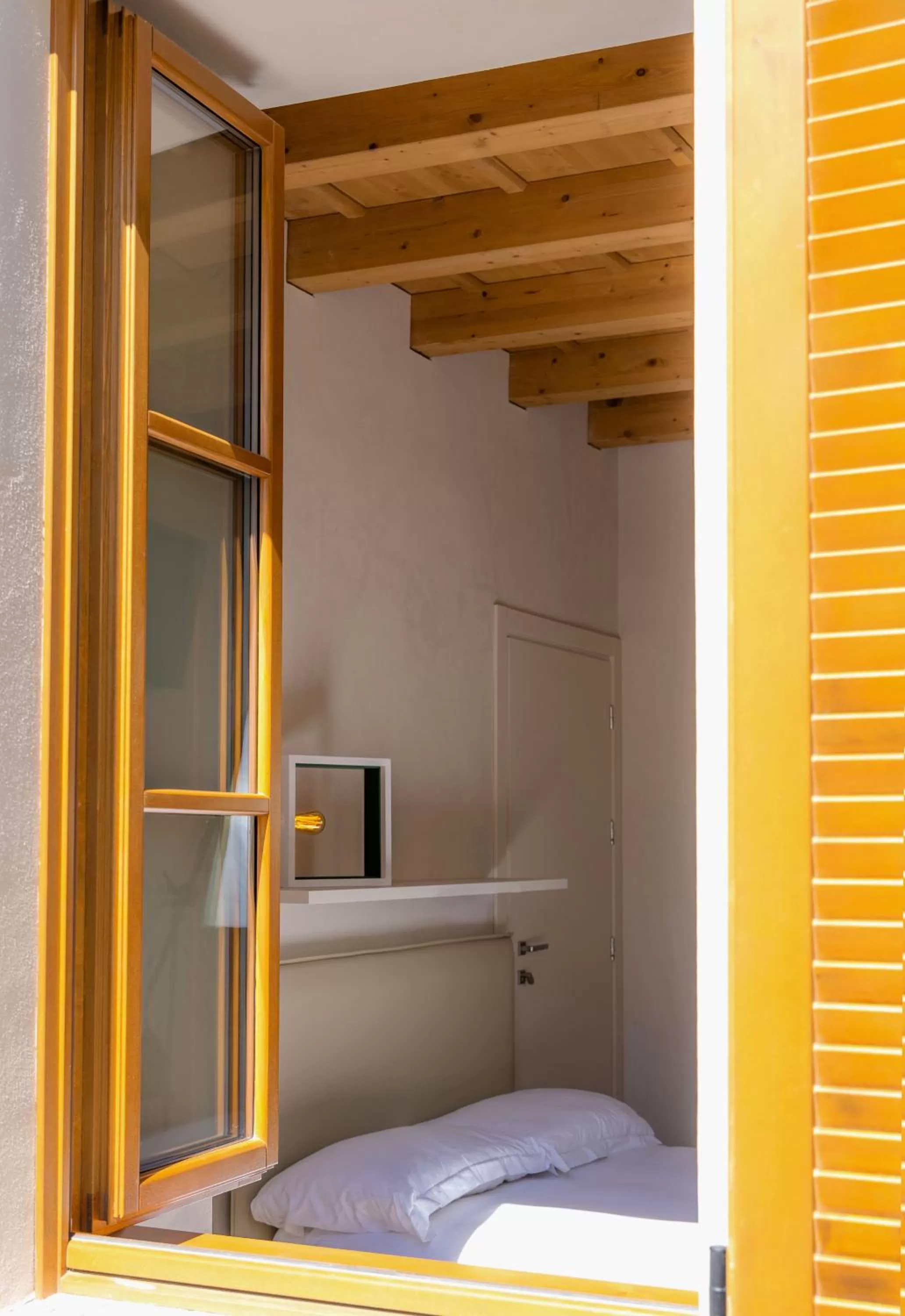 Property building, Bed in Locanda Alberti