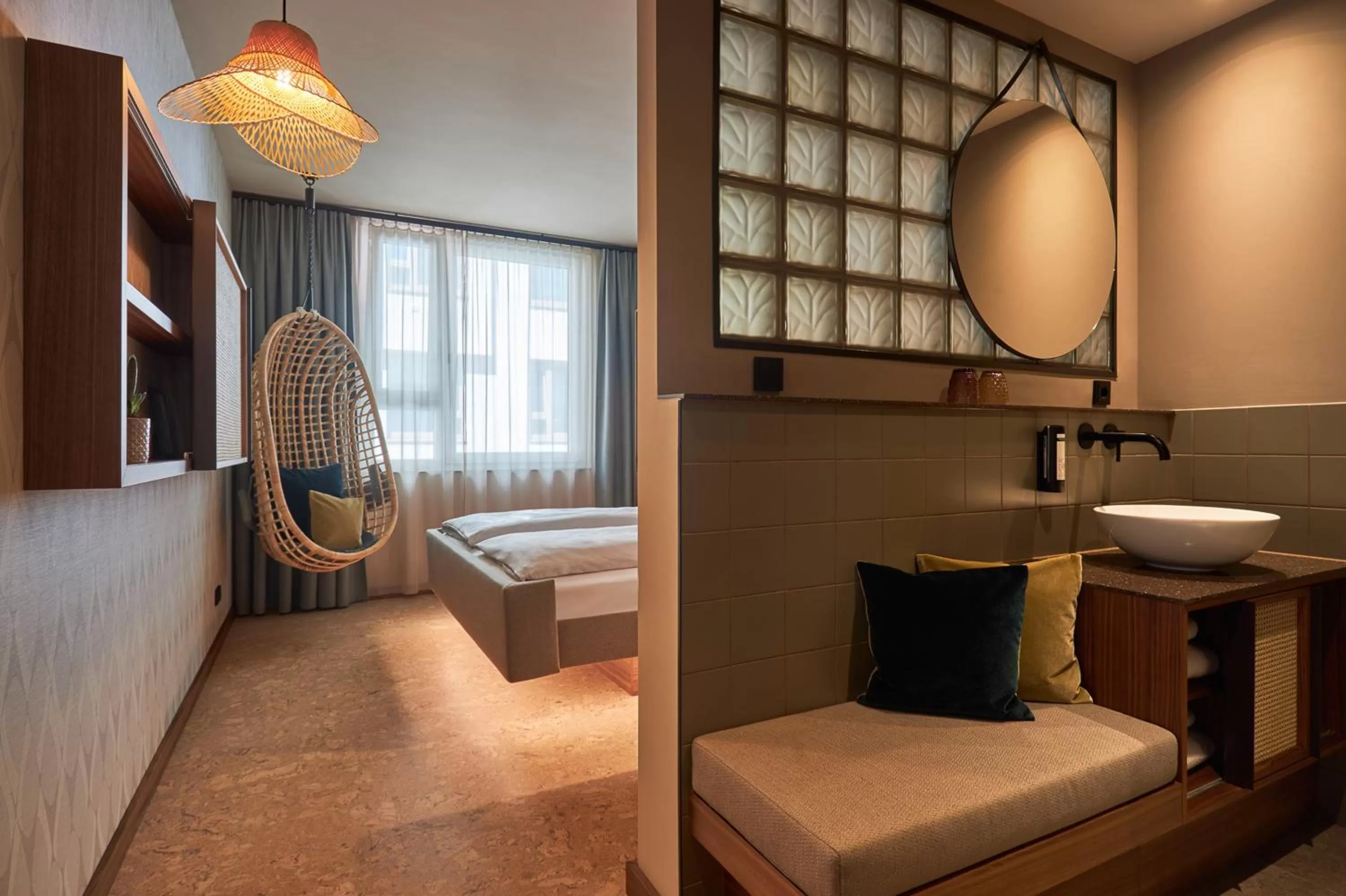 Photo of the whole room, Bed in Cocoon Sendlinger Tor