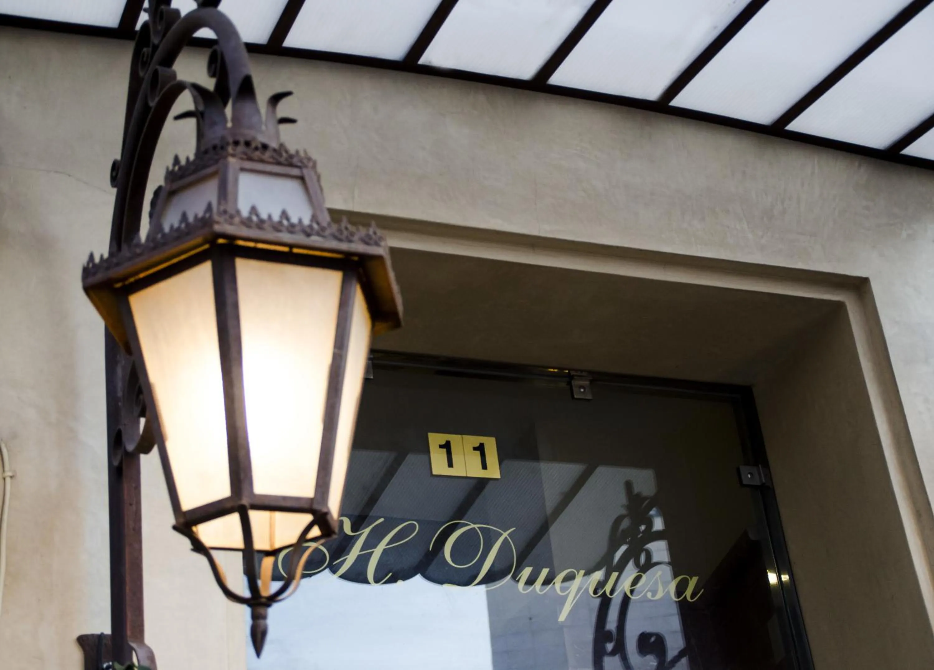 Facade/entrance in Hotel Duquesa