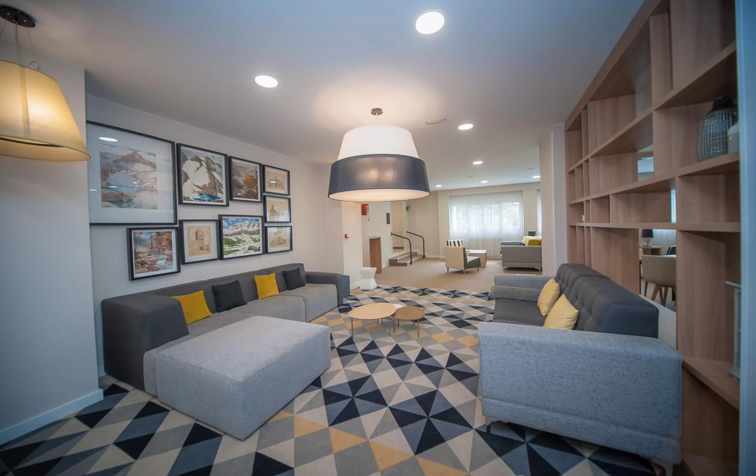 Communal lounge/ TV room in Gran Hotel de Jaca