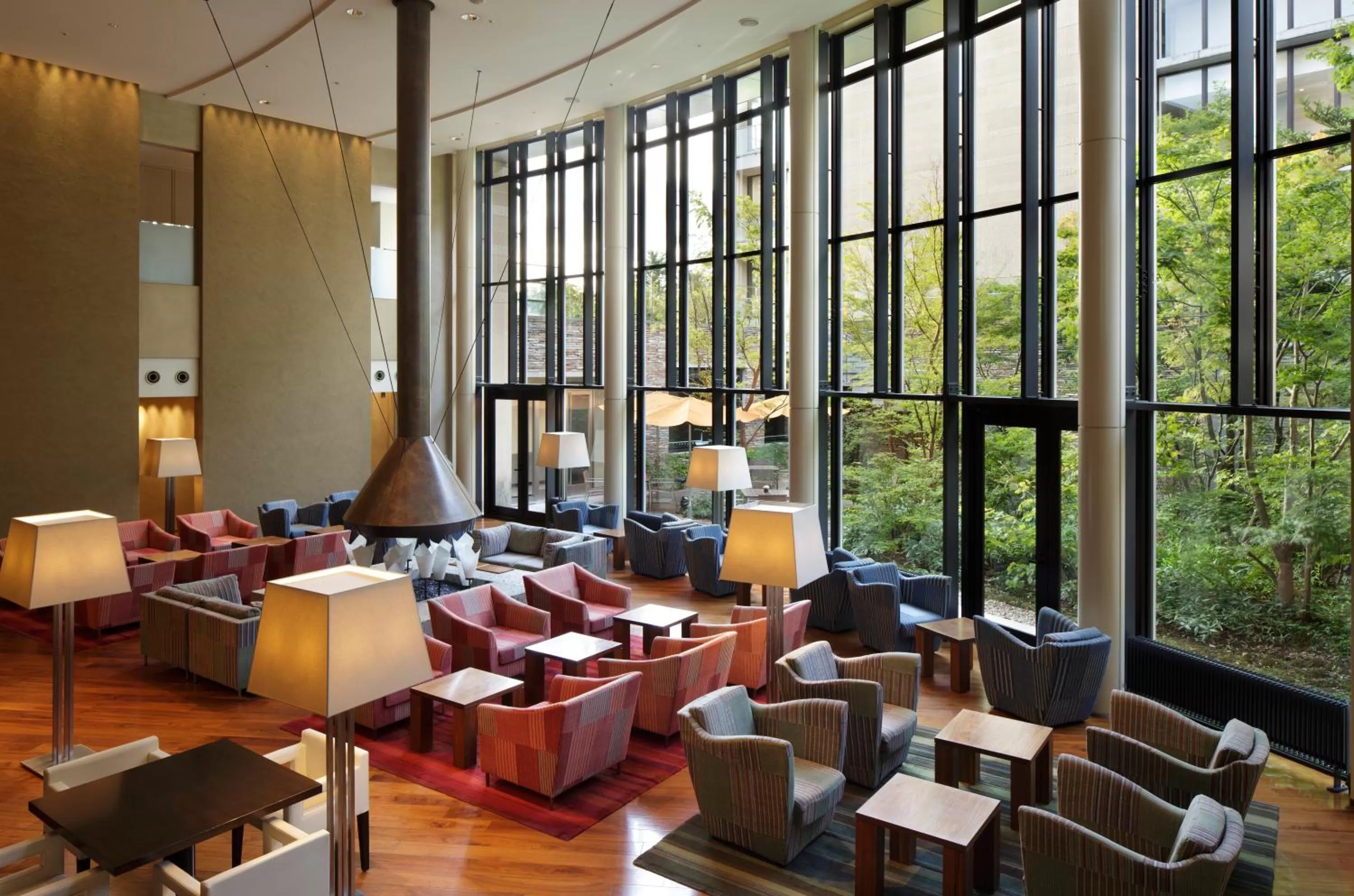 Lounge or bar in Hyatt Regency Hakone Resort and Spa