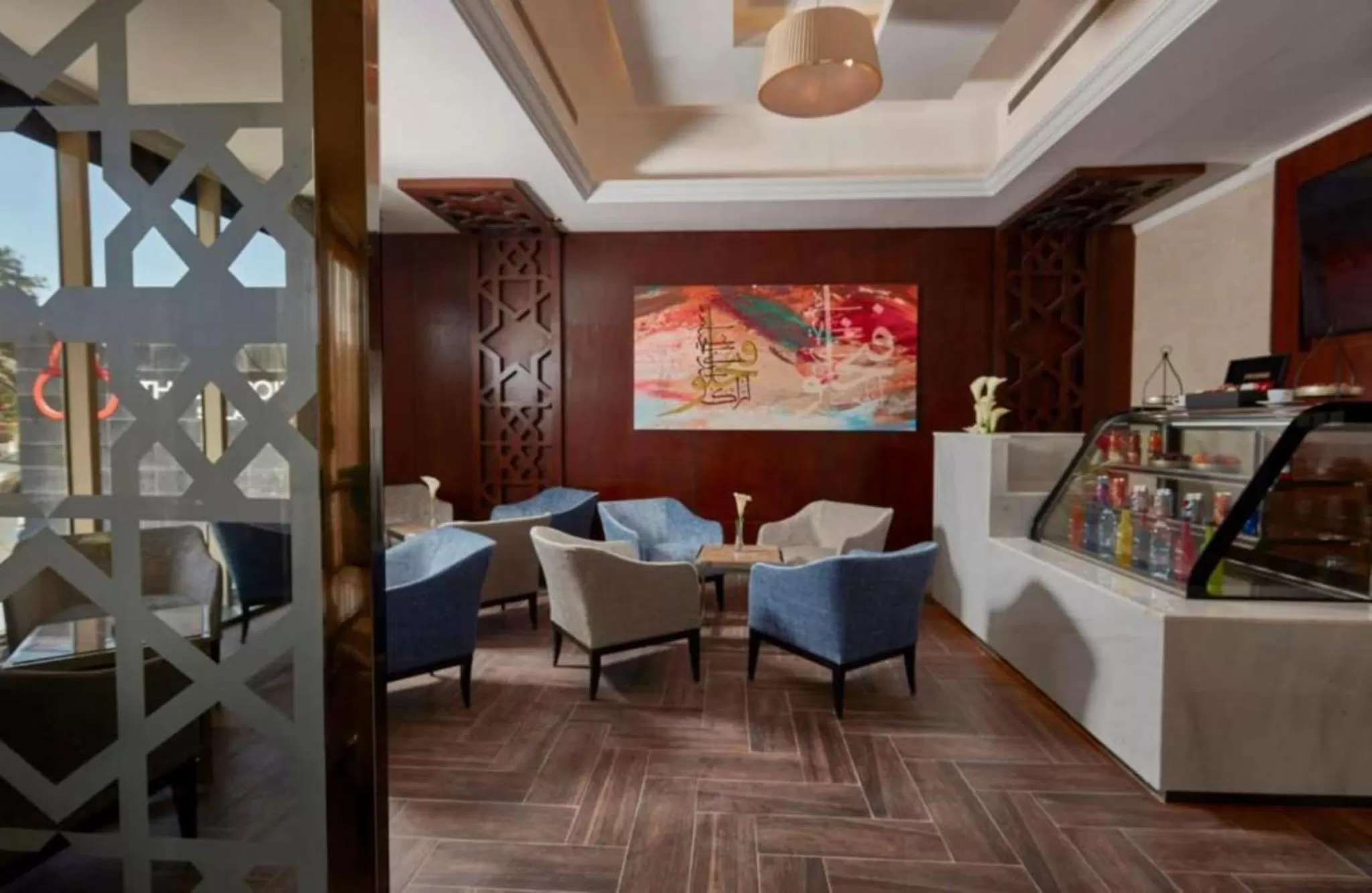 Restaurant/places to eat in Three Points Al Salama