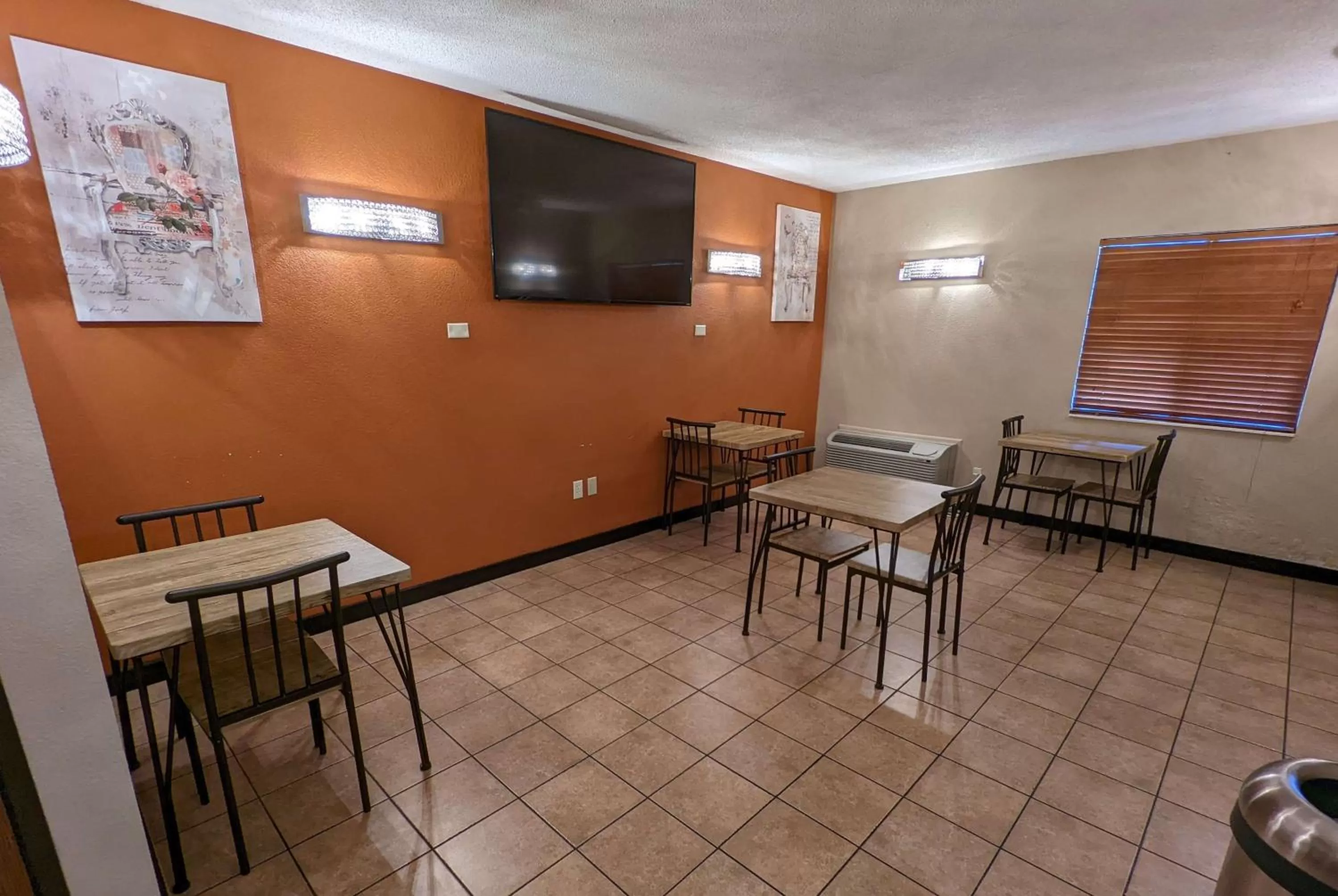 Property building in Super 8 by Wyndham Wichita North