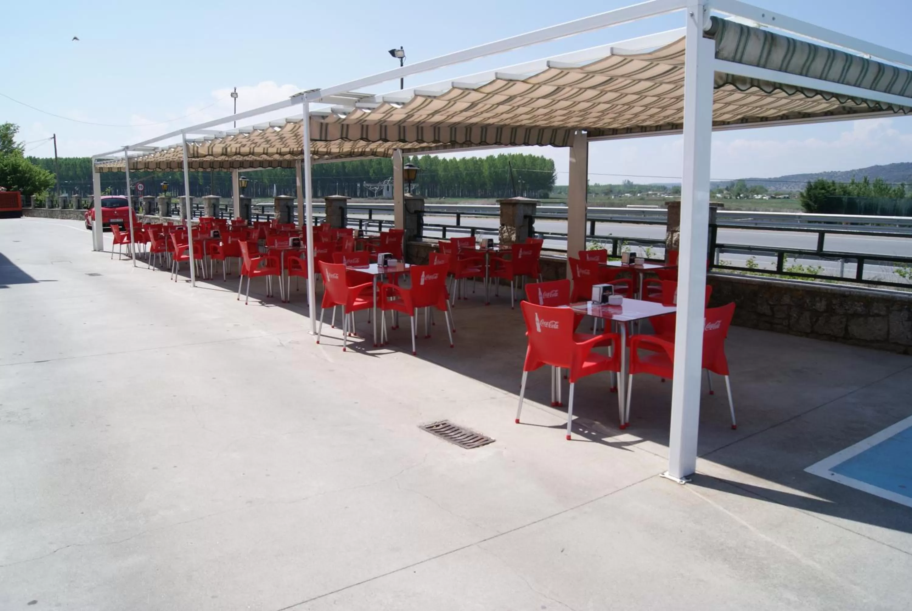 Restaurant/places to eat in Hotel Alameda