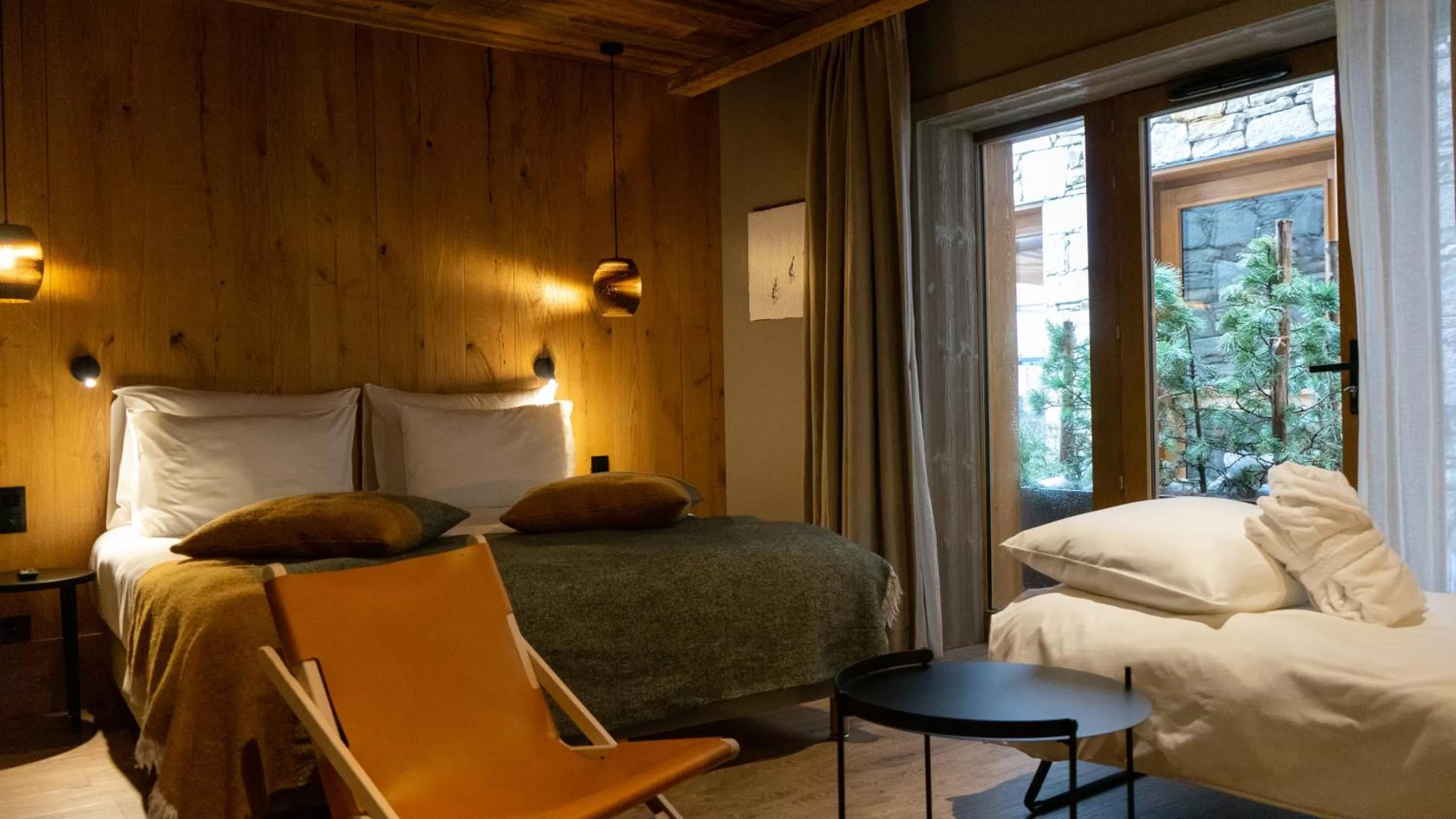 Bed in Hotel MONT-BLANC VAL D'ISERE