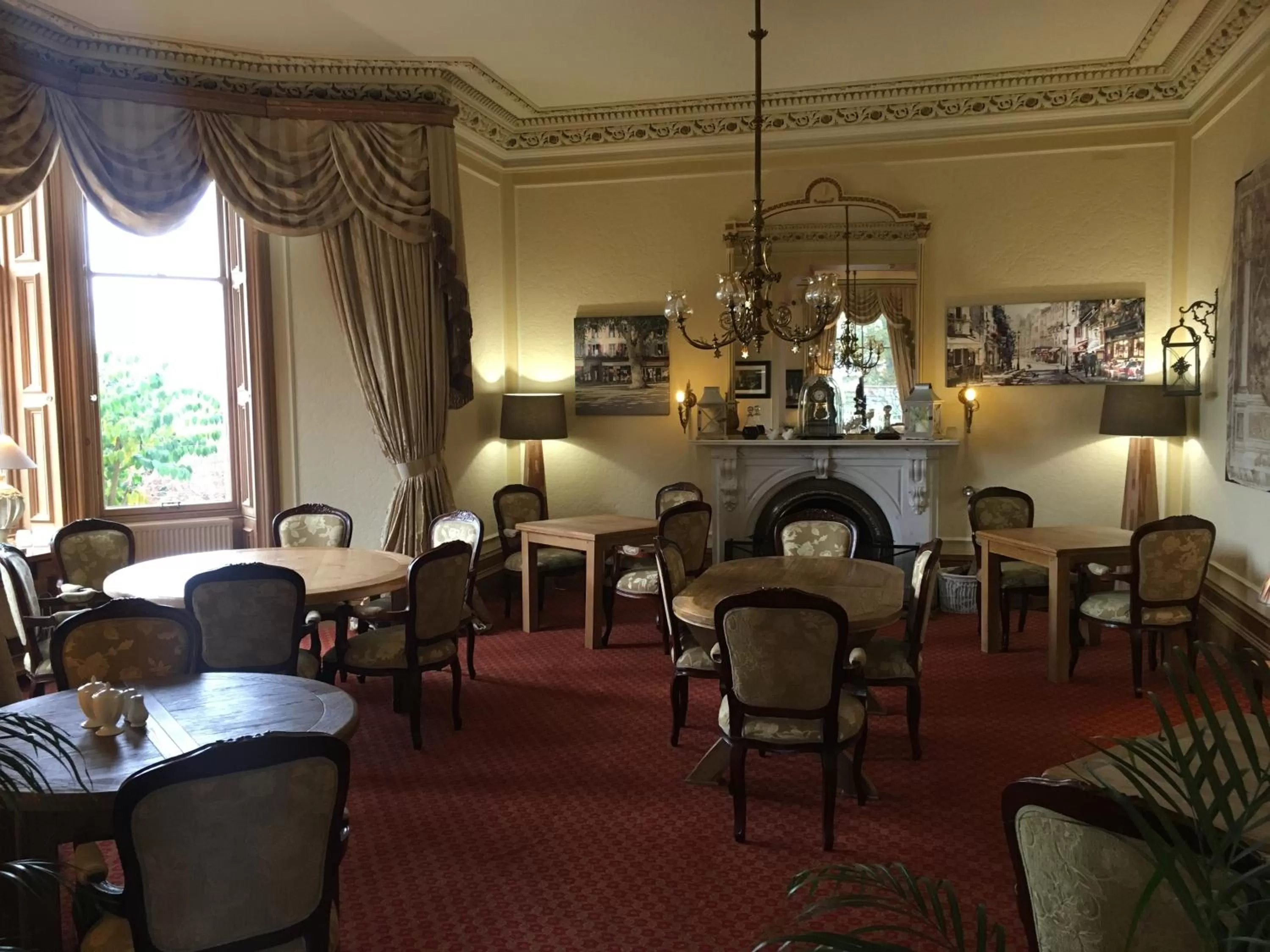 Restaurant/places to eat in Mansfield House Hotel
