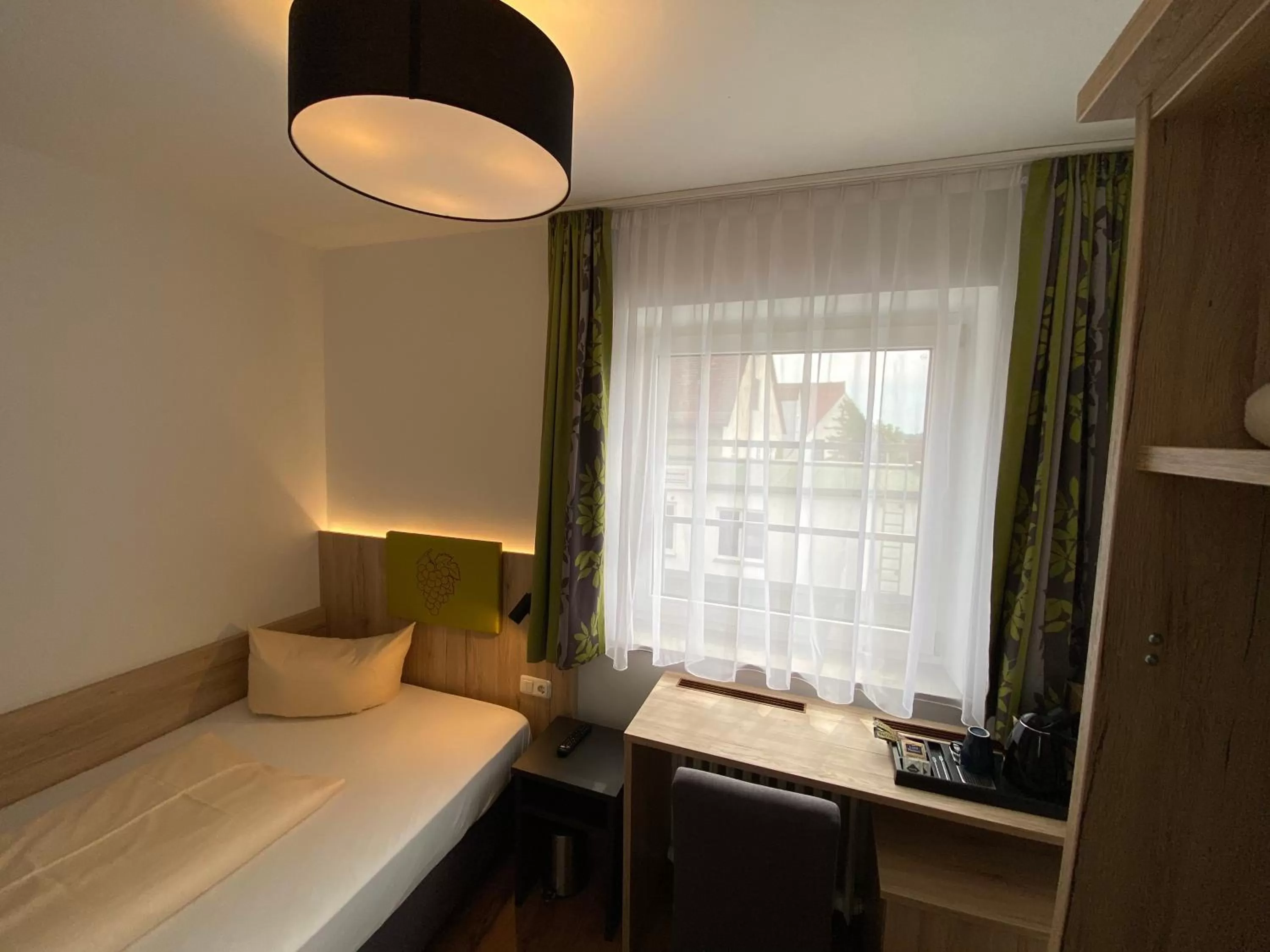 Bed in Hotel Goldene Traube