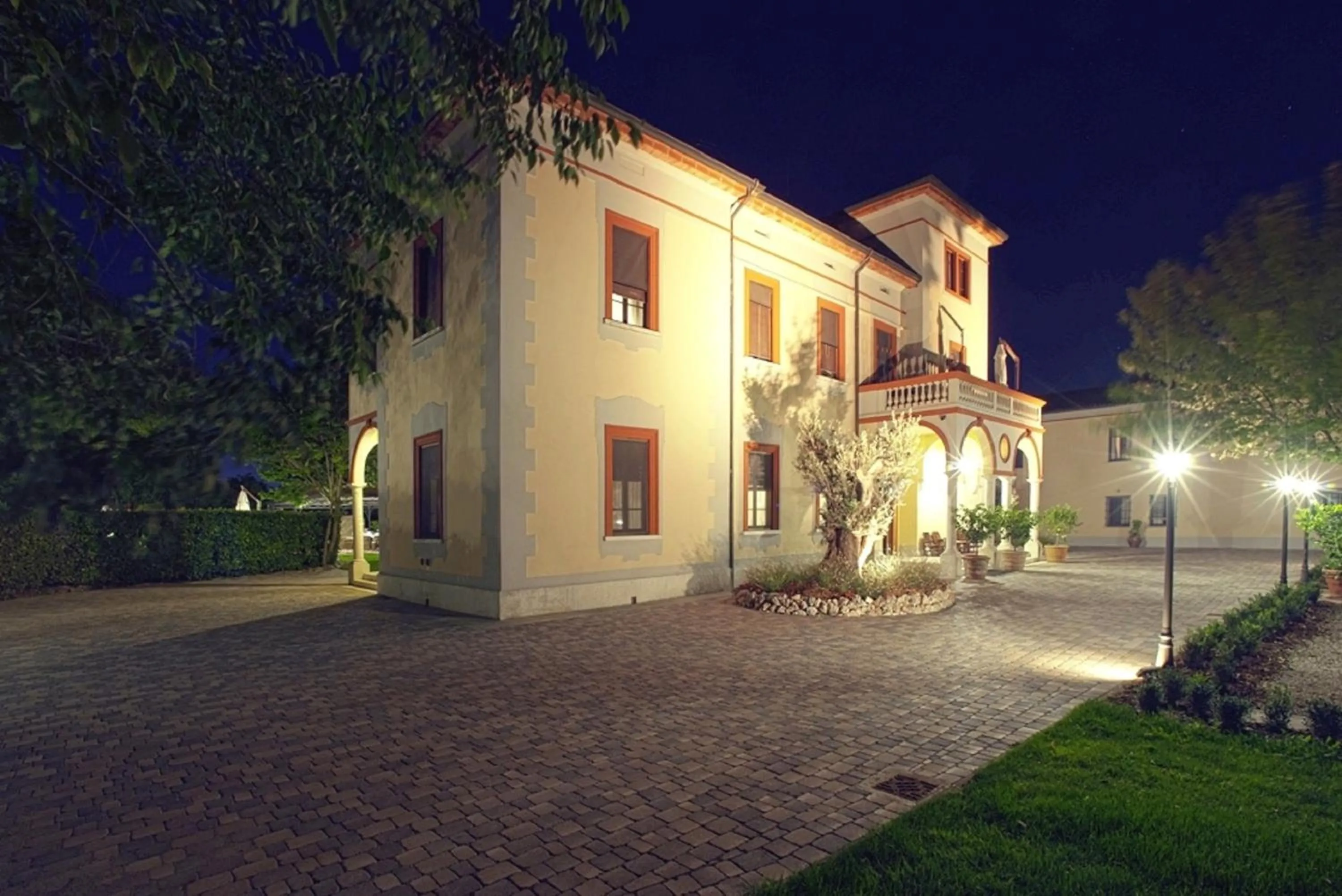 Property building in Villa dei Tigli 920 Liberty Resort