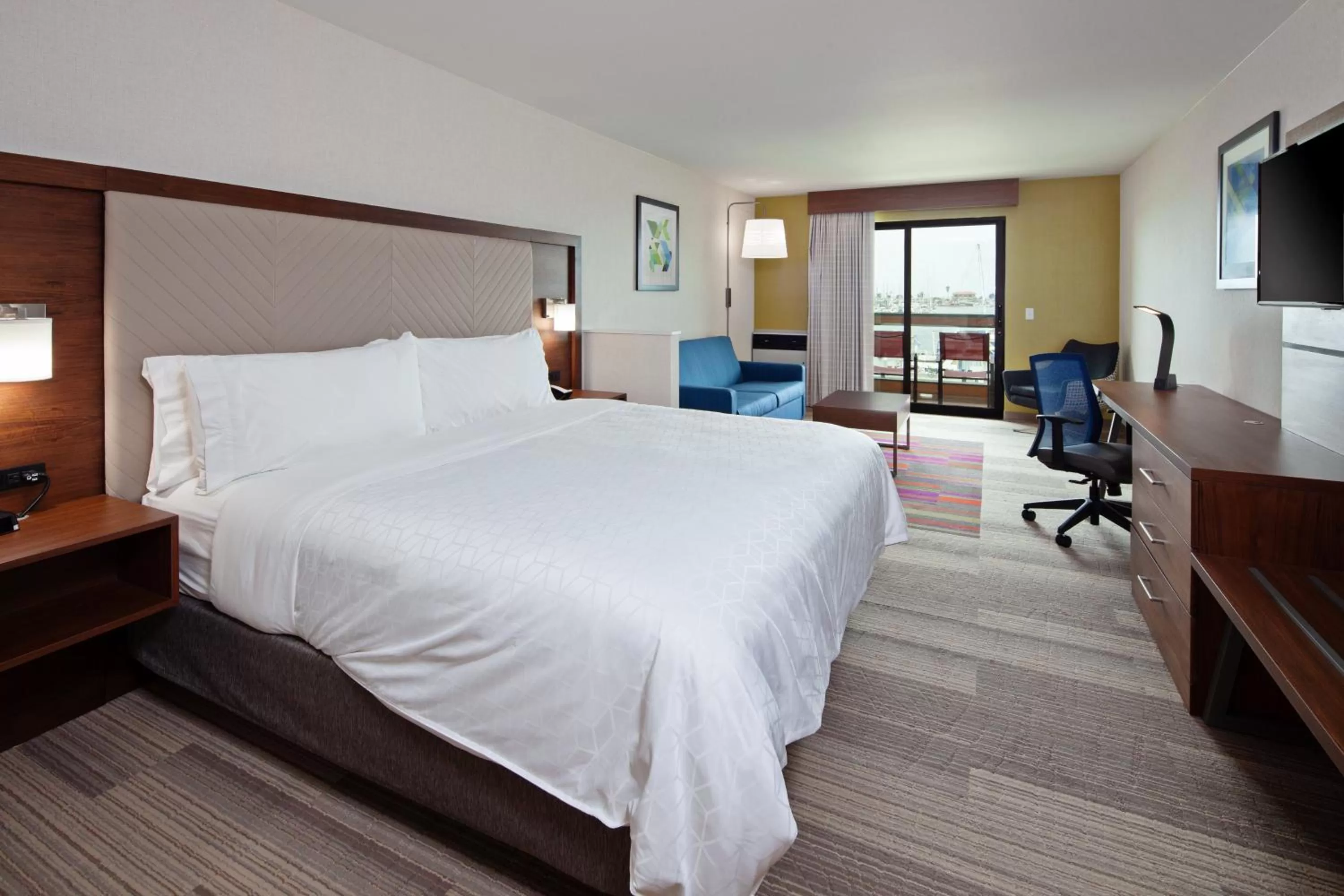 Bedroom, Bed in Holiday Inn Express Hotel & Suites Ventura Harbor by IHG