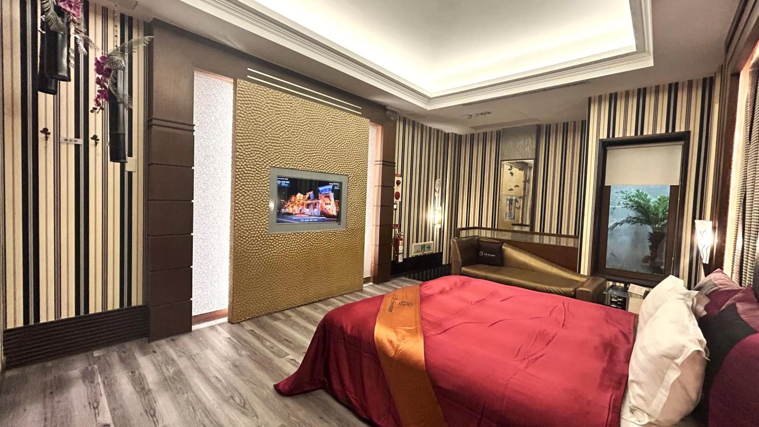 Photo of the whole room, Bed in Shining Motel