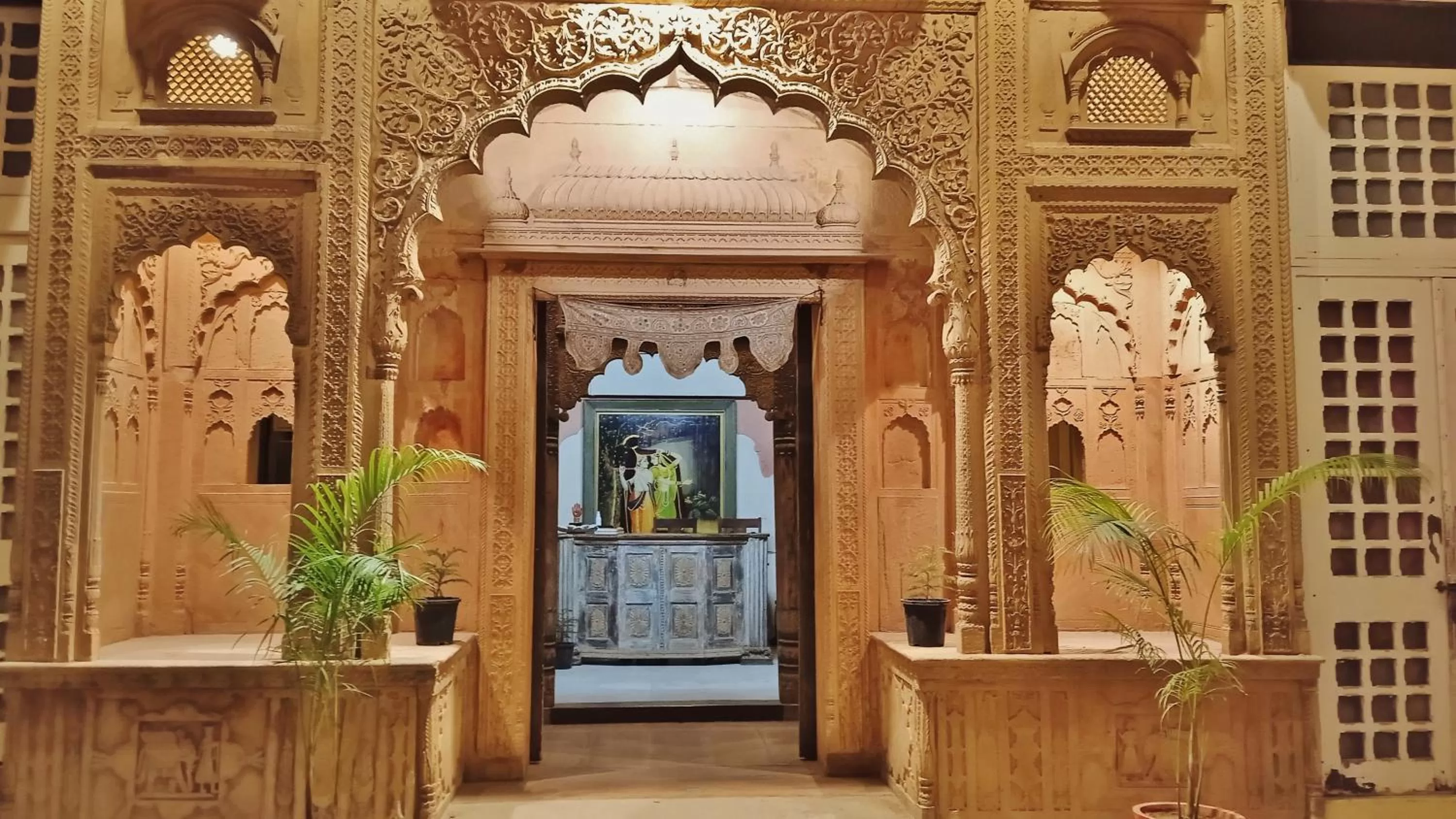 Facade/entrance in Rigmor haveli