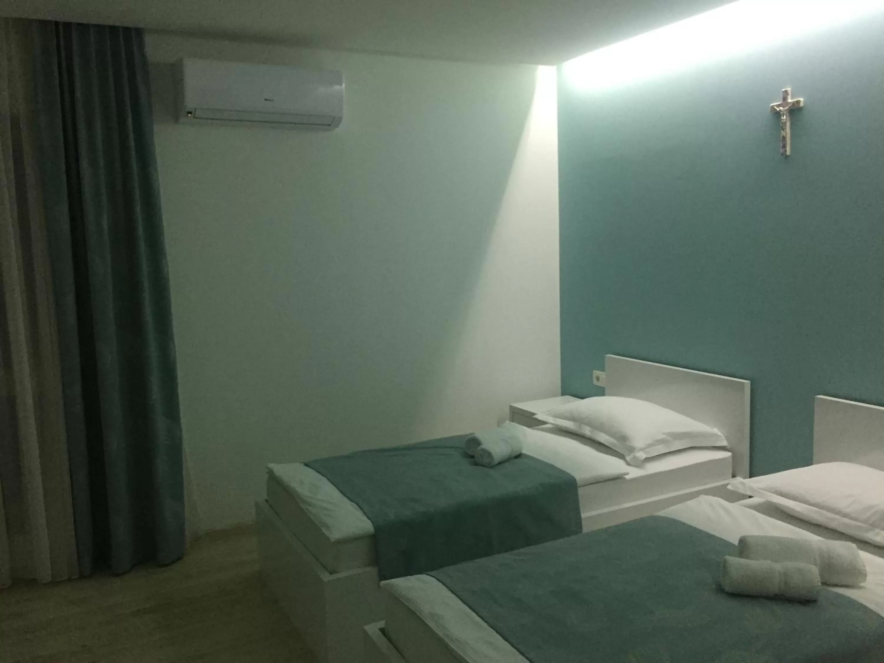 Bedroom, Bed in Villa Flowers