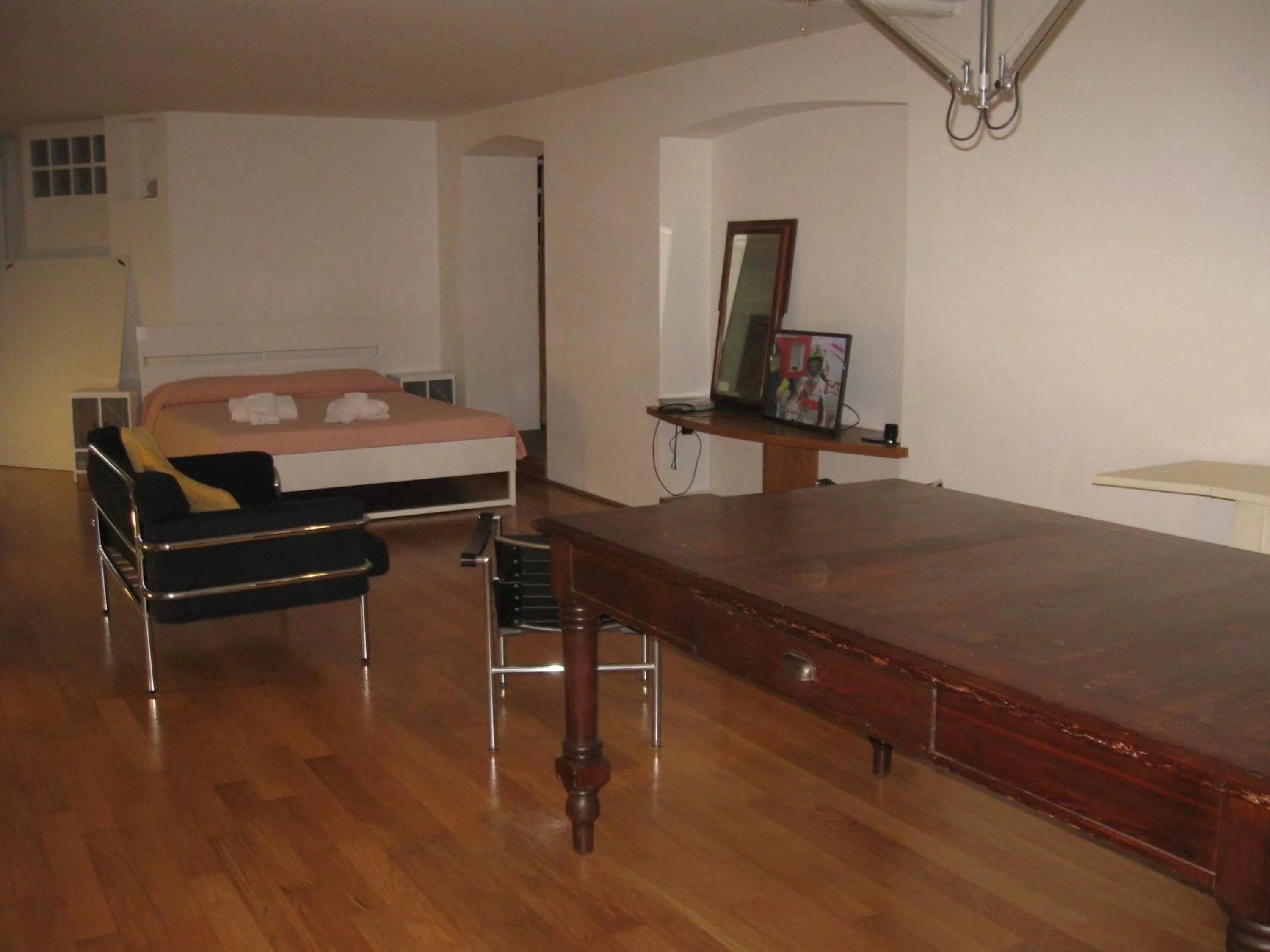 Photo of the whole room, TV/Entertainment Center in Zaffiro Blu Airport