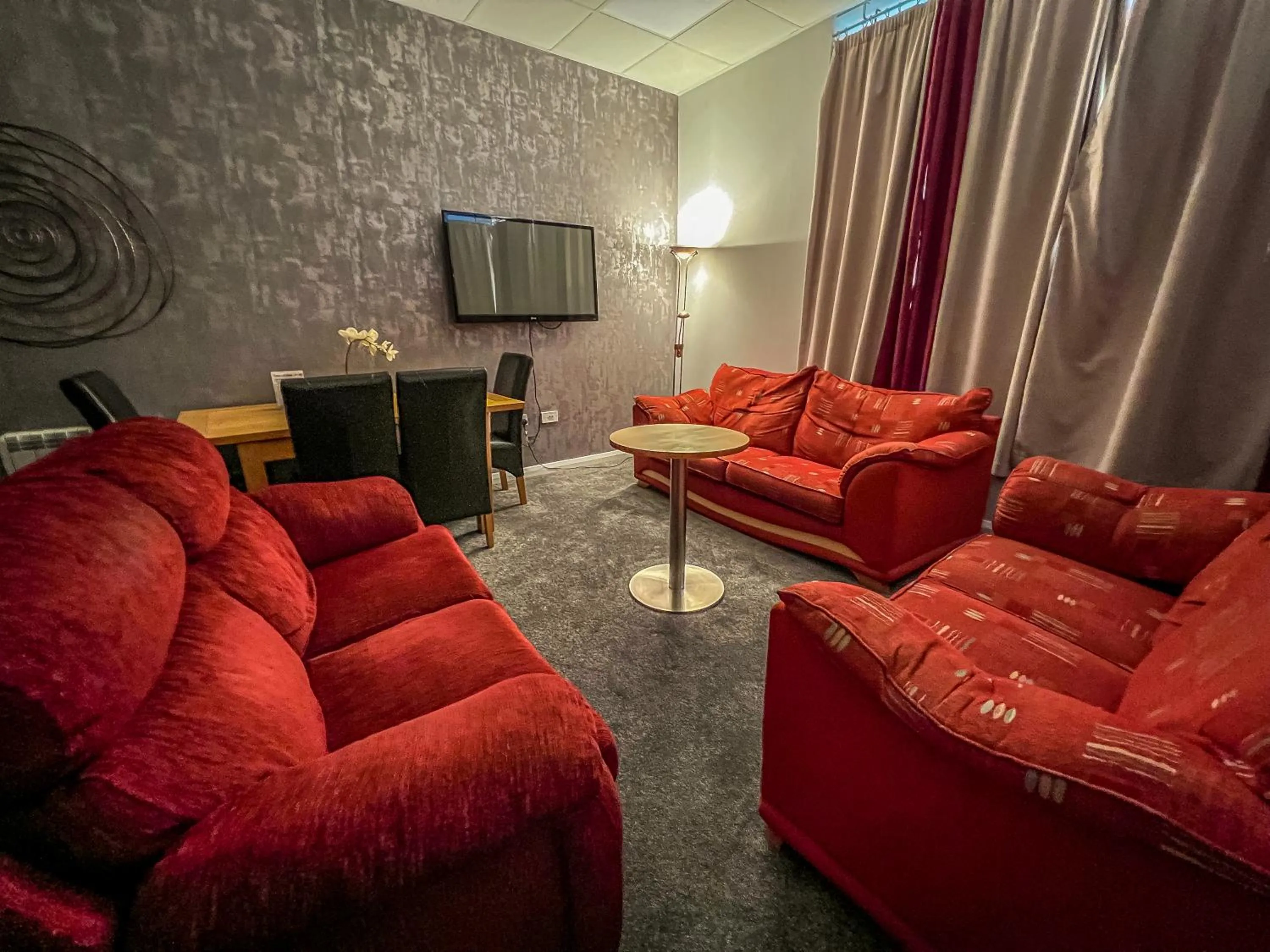 Living room in County Hall Apartment Hotel