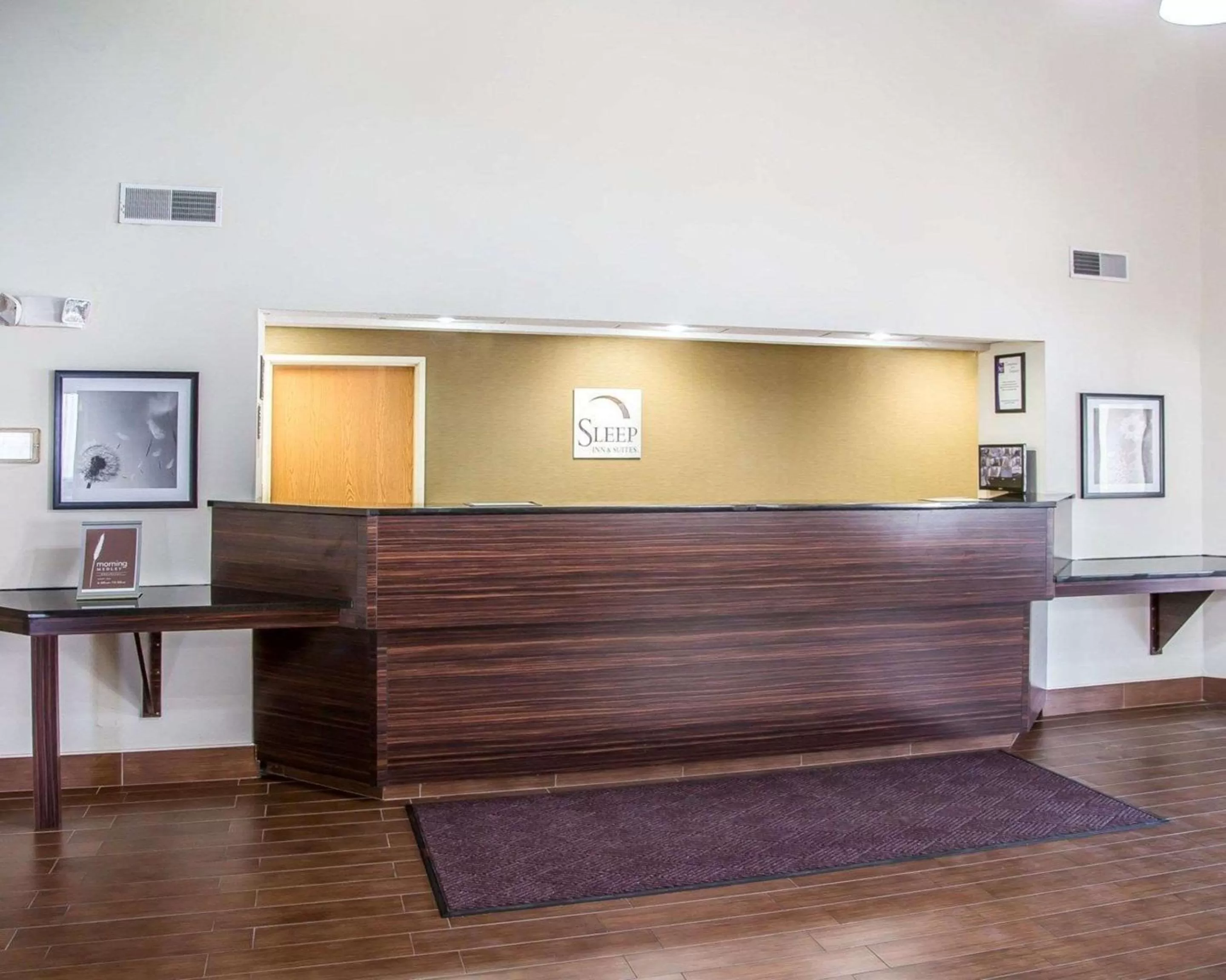Lobby or reception in Sleep Inn & Suites Davenport - Quad Cities