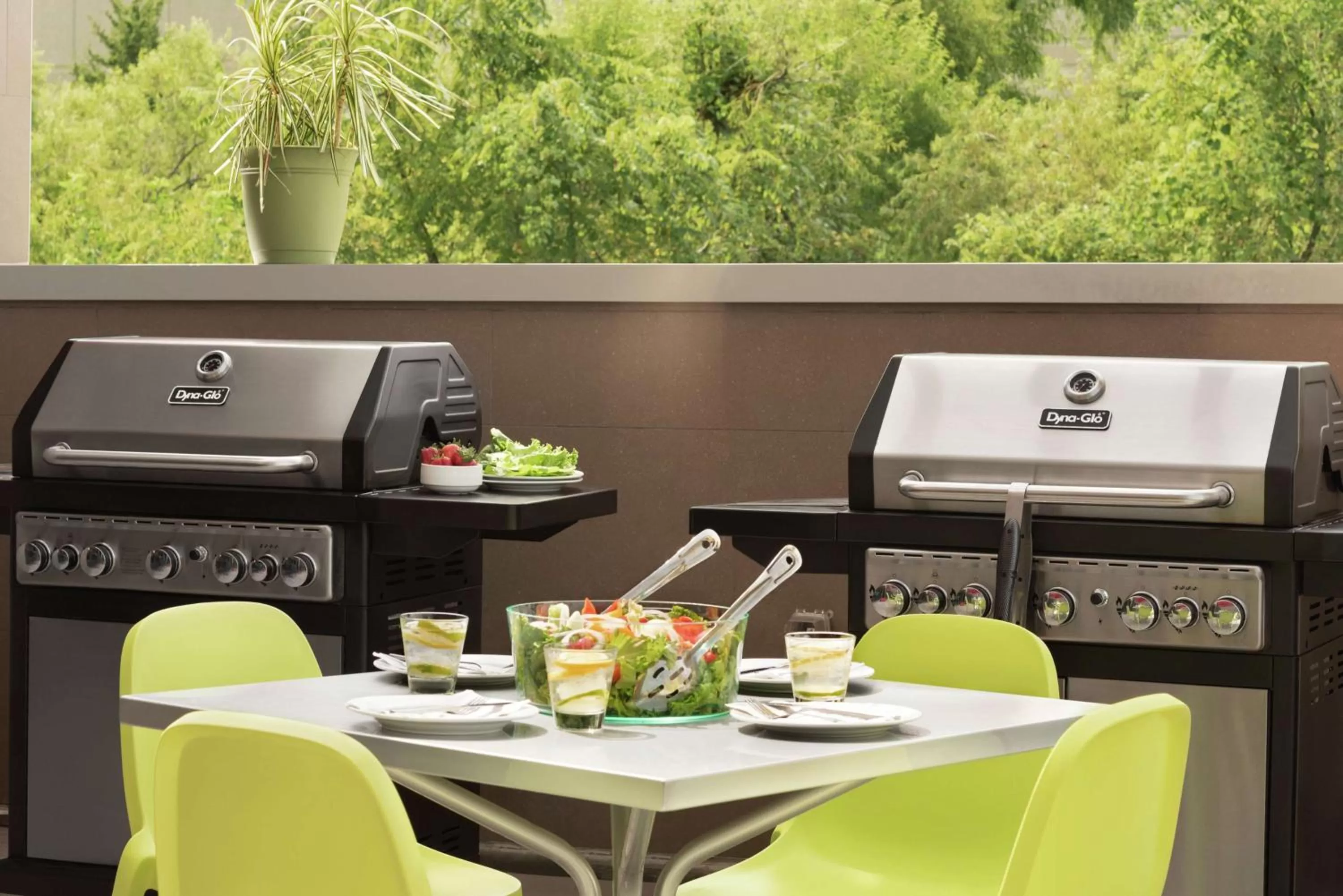 Patio in Home2 Suites By Hilton Overland Park, Ks